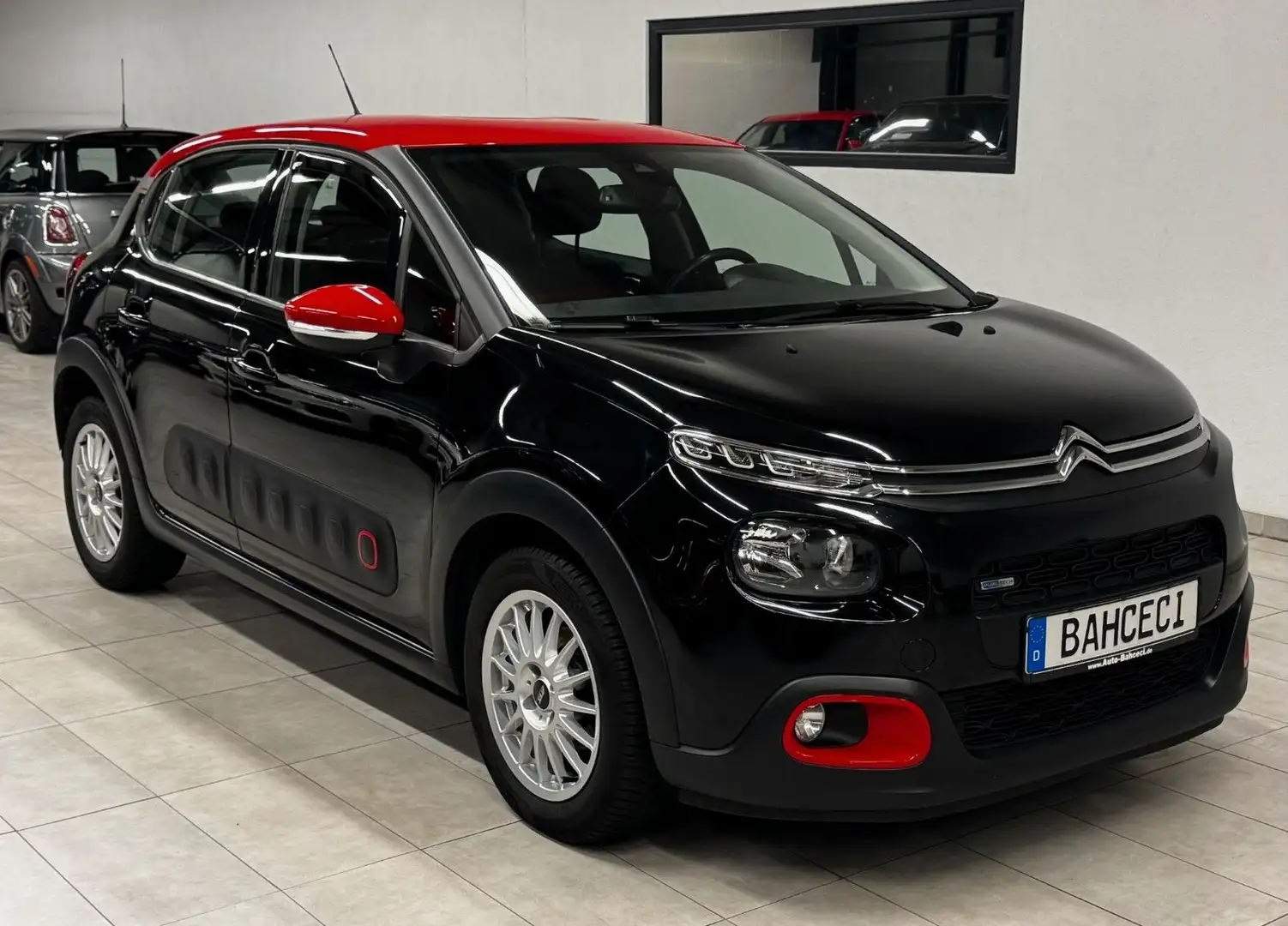 Citroen C3 Shine*LED*Spurh.*SHZ*Klimaauto*PDC*Multi*Temp Schwarz - 1