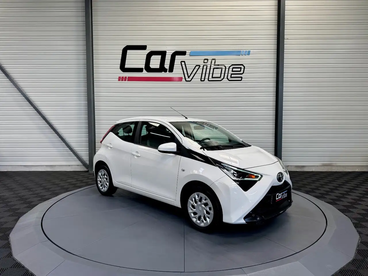 Toyota Aygo MY21 1.0 VVT-i x-play - CAMERA DE RECUL - CARPLAY - GARANTIE 12 MOIS — photo 1 of 24