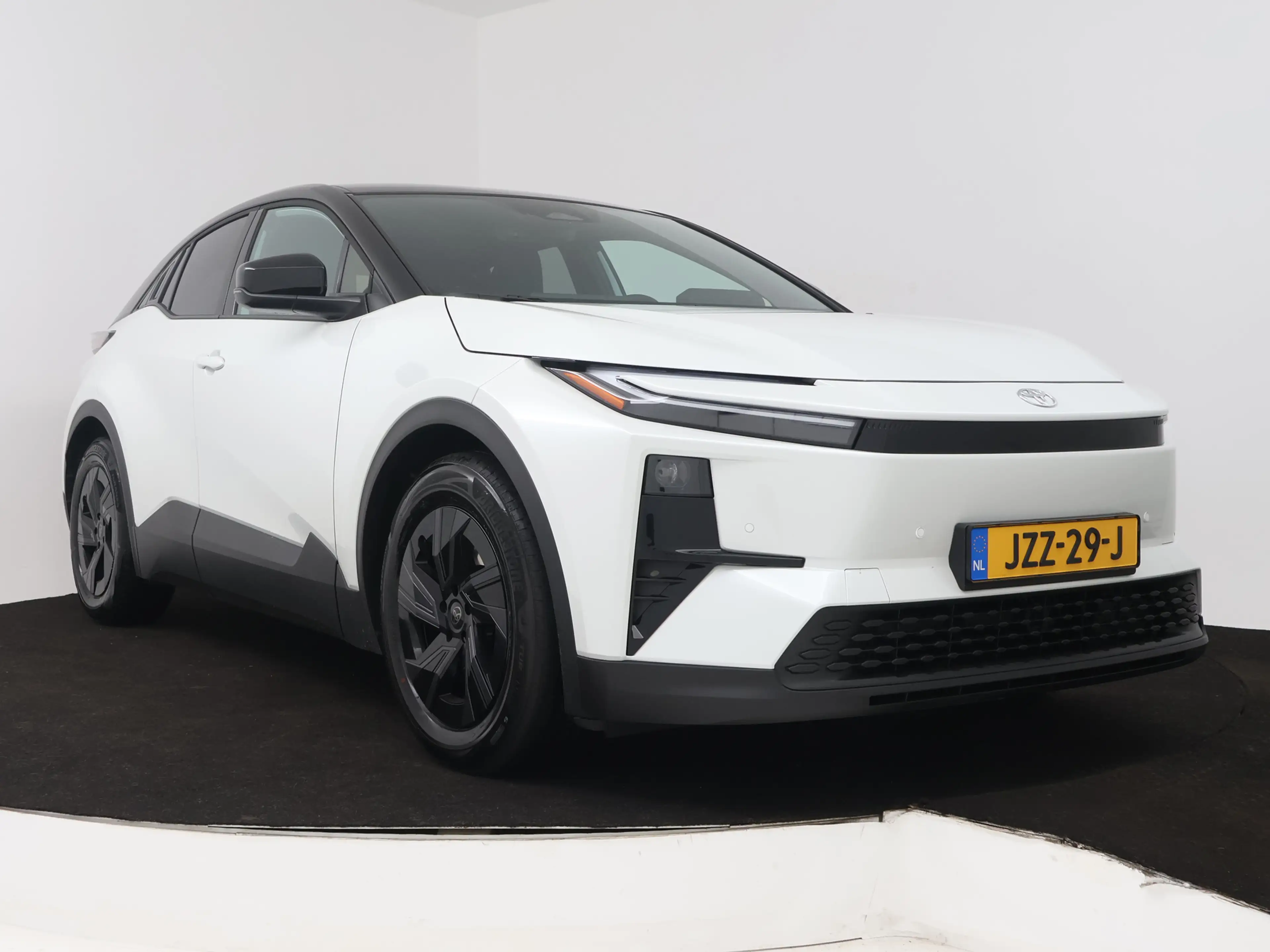 Toyota C-HR+ First Edition 77 kWh — photo 15