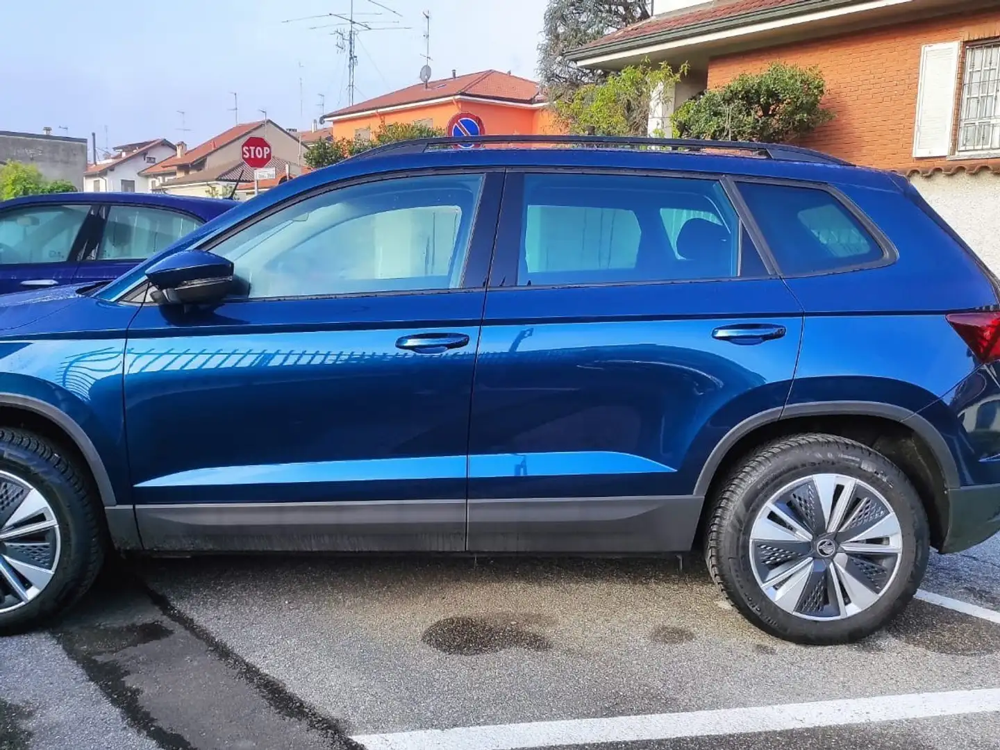 Skoda Karoq 1.5 tsi Executive dsg Kék - 2