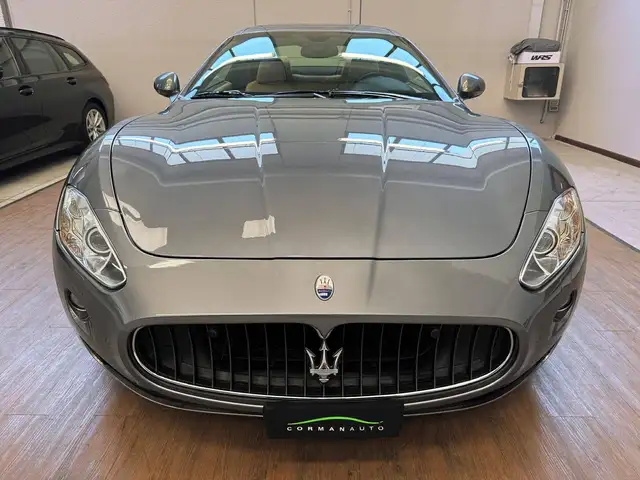 Maserati Granturismo view 7