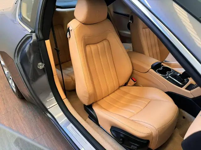 Maserati Granturismo view 11