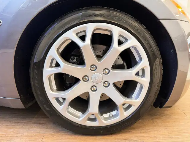 Maserati Granturismo view 18