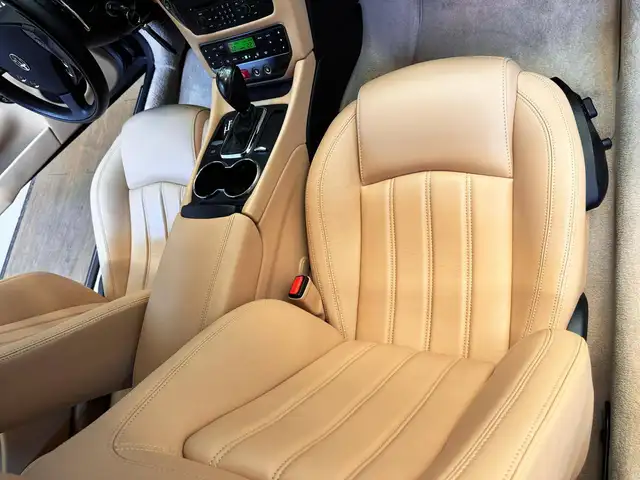 Maserati Granturismo view 13