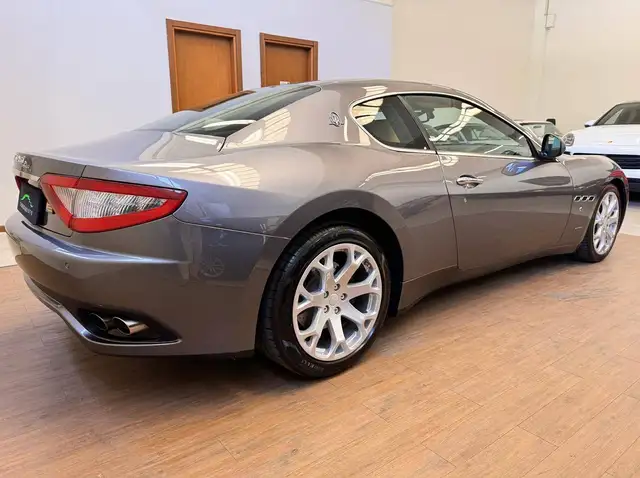 Maserati Granturismo view 5
