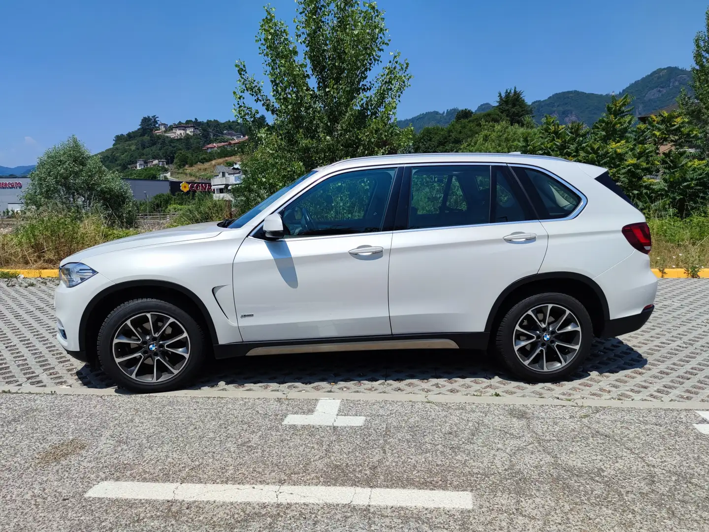 BMW X5 X5 F15 xdrive30d Experience 258cv auto Biały - 2