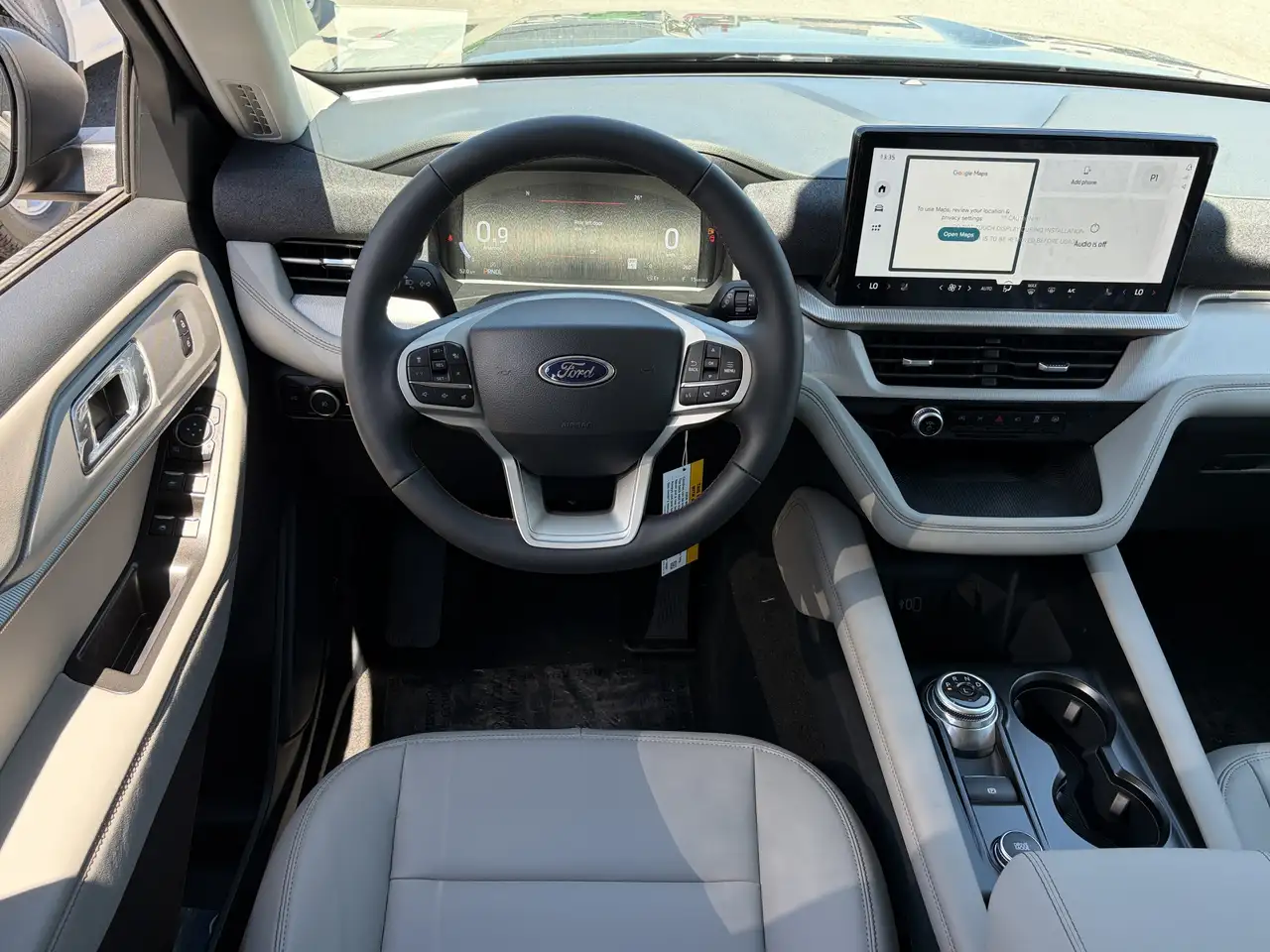 Ford Explorer снимка Ford Explorer