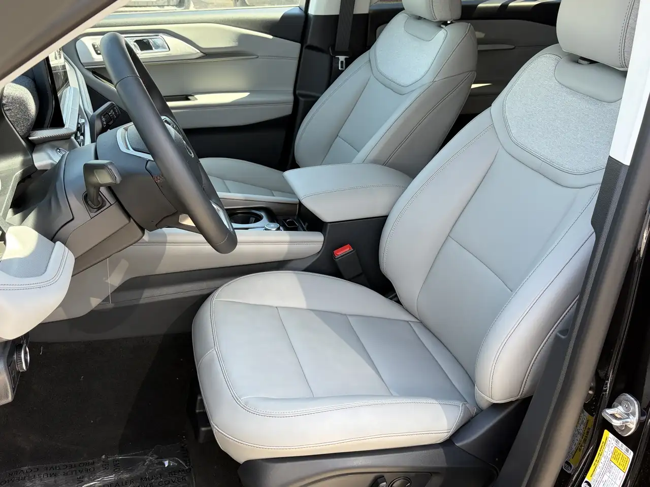 Ford Explorer снимка Ford Explorer