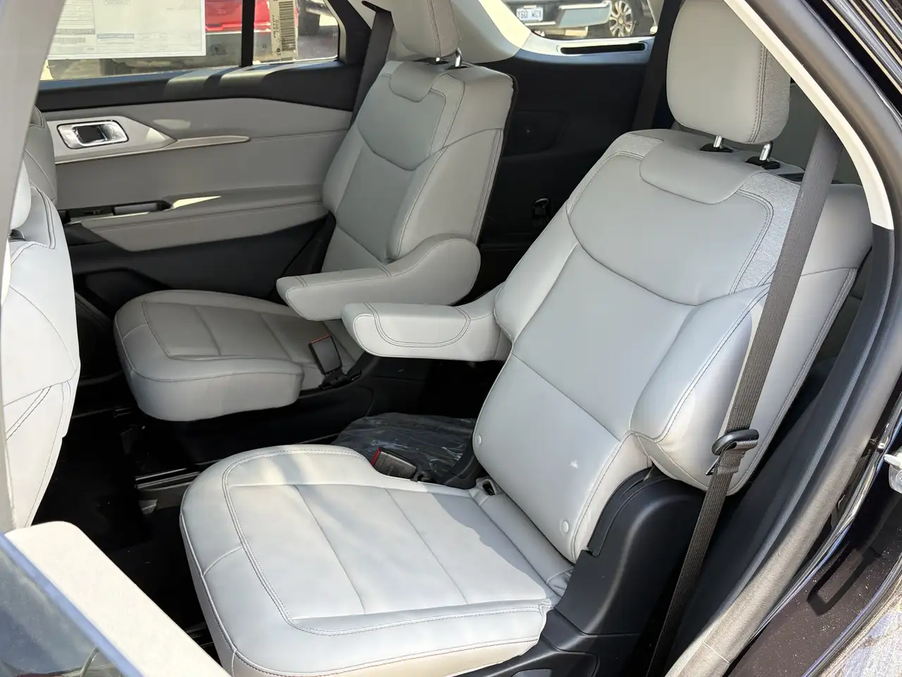 Ford Explorer снимка Ford Explorer