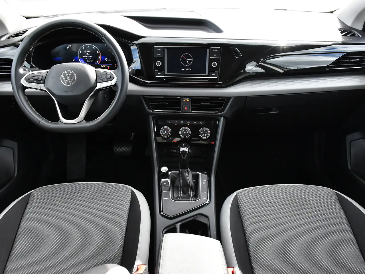 Volkswagen Taos снимка Volkswagen Taos
