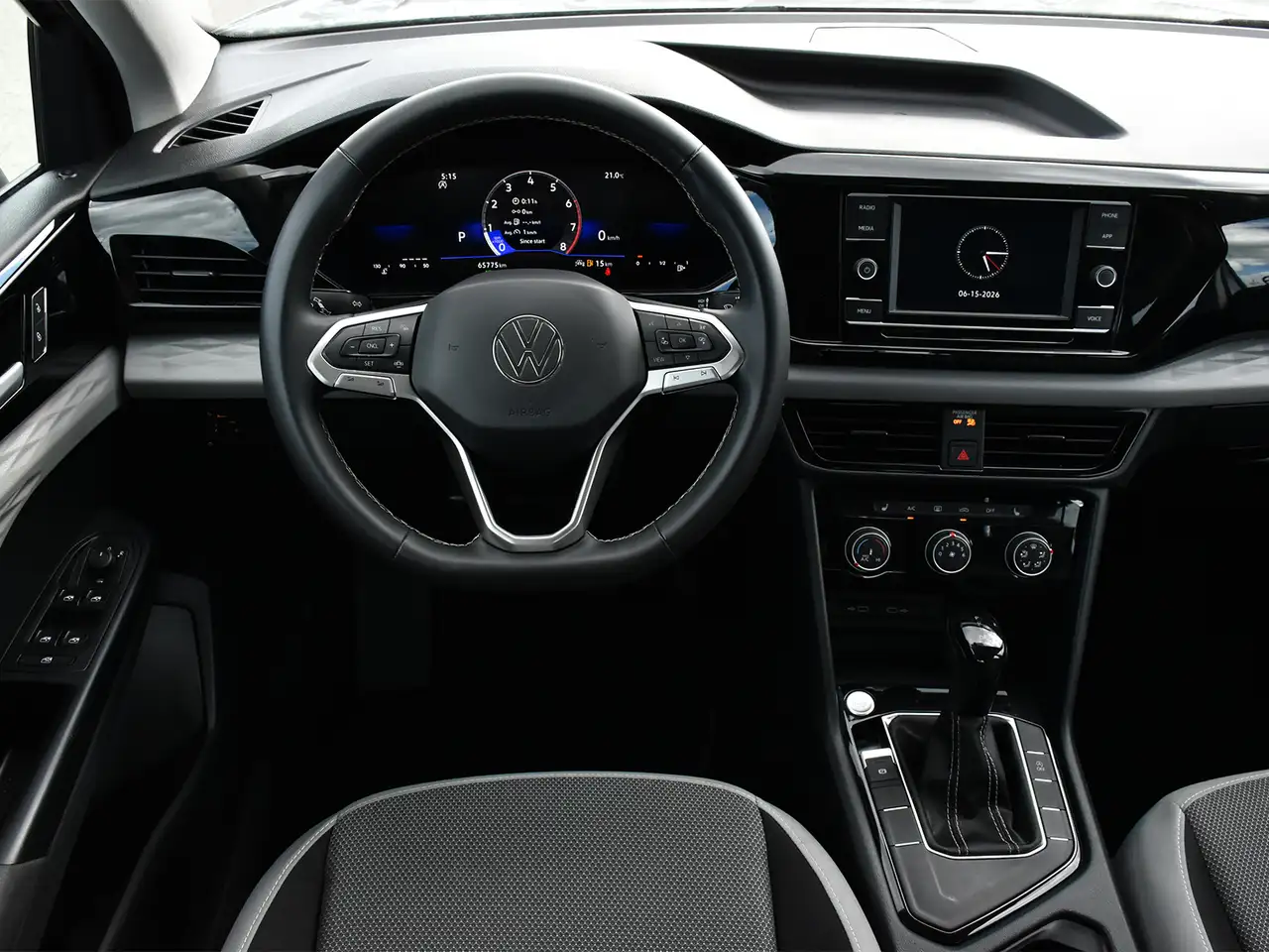 Volkswagen Taos снимка Volkswagen Taos