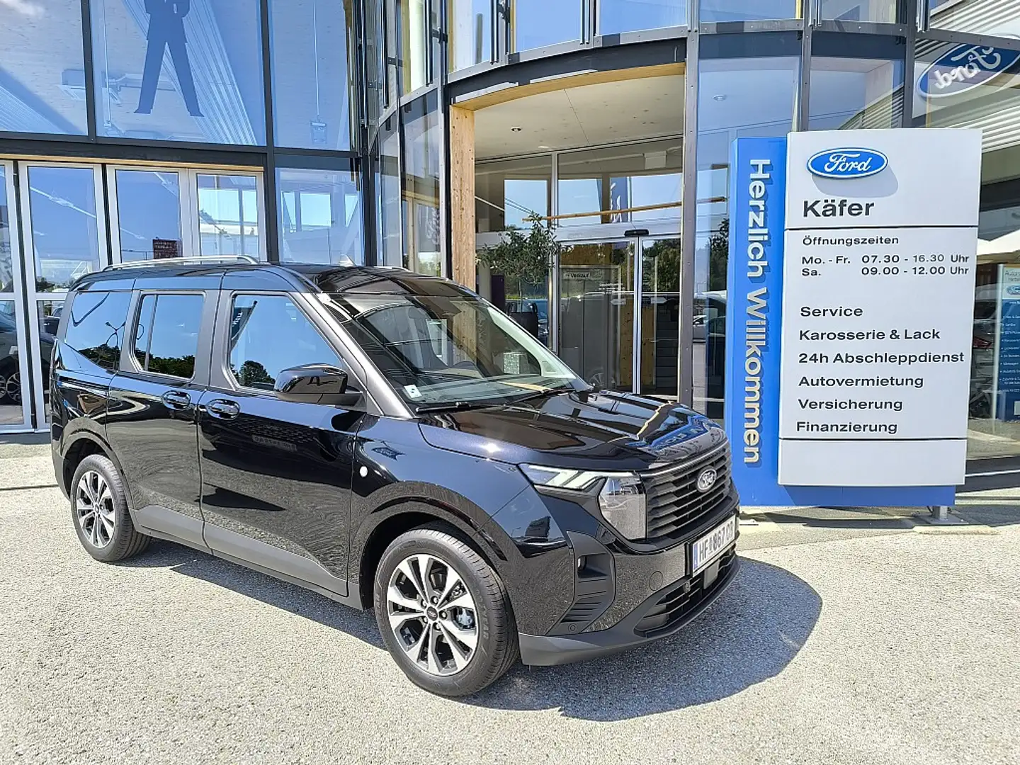 Ford Tourneo Courier 1,0 EcoBoost Titanium Schwarz - 1