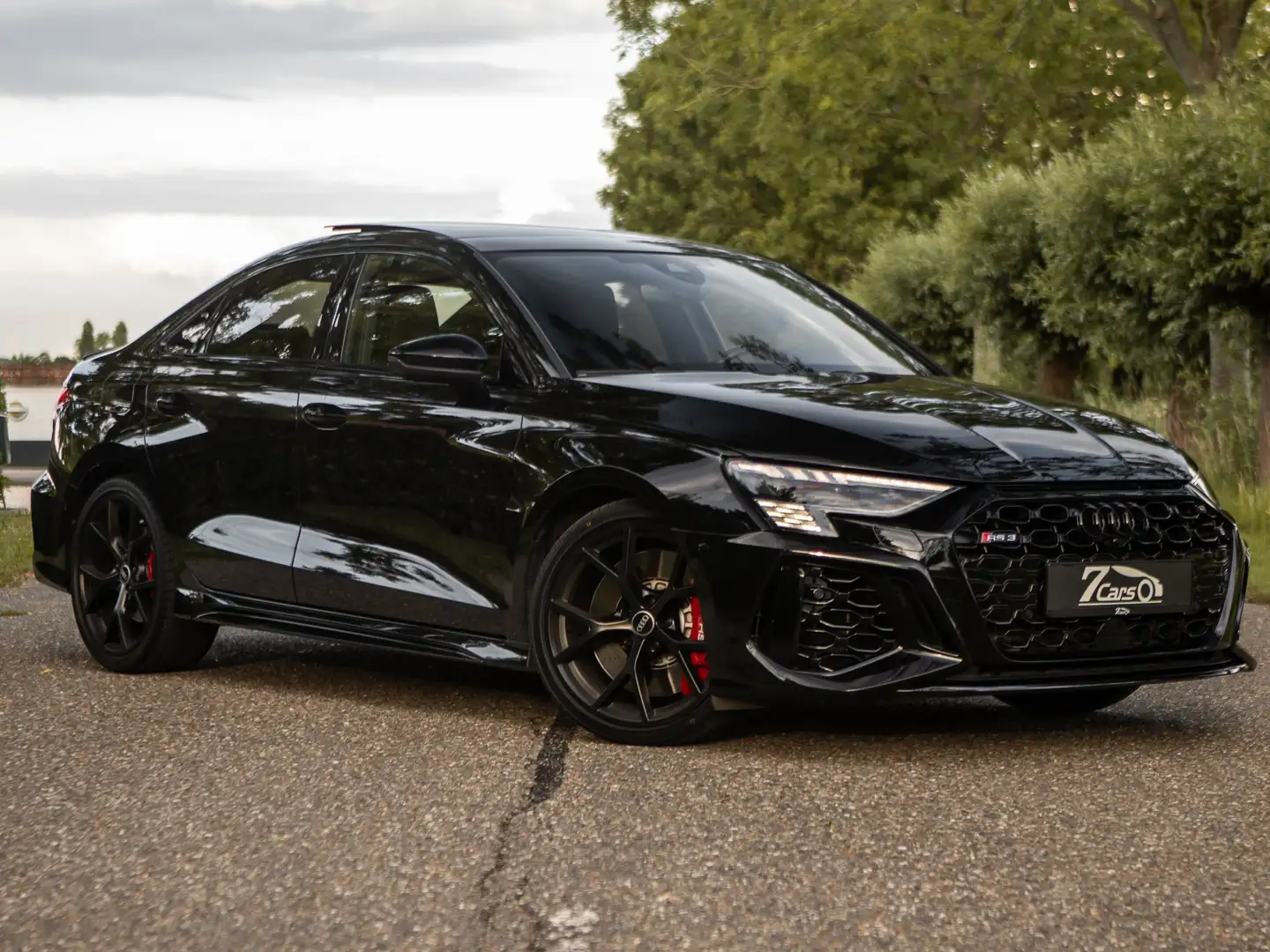 Audi RS3 TFSI Limousine quattro S tronic Zwart - 1