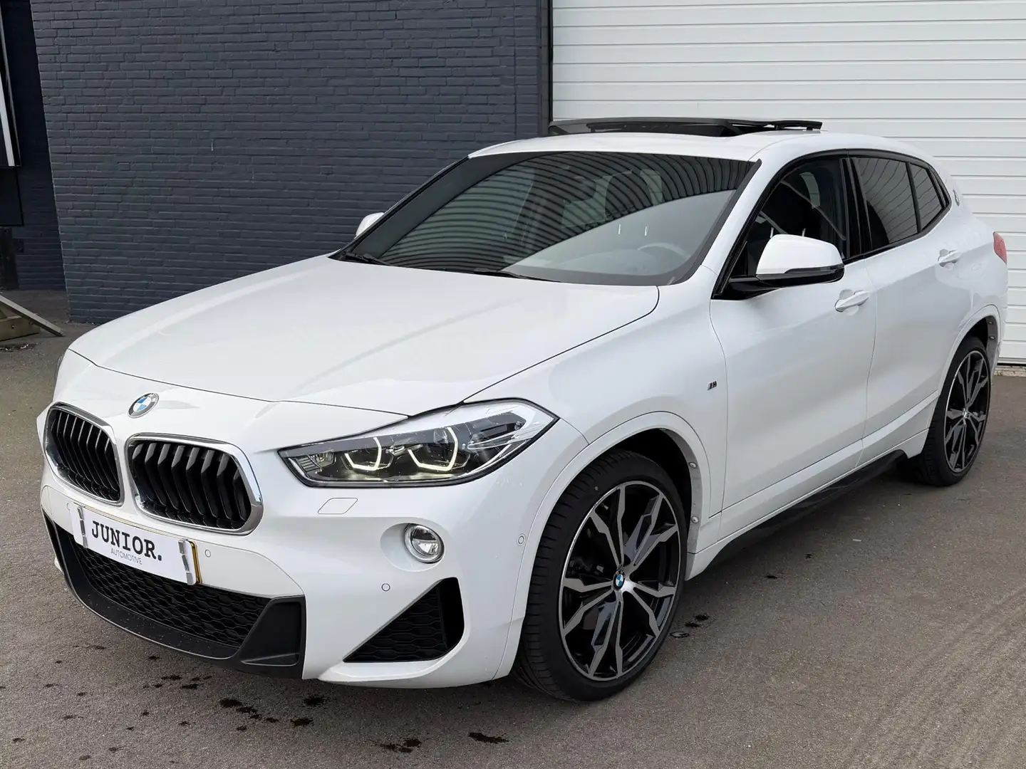 BMW X2 SDrive18d High Executive Edition M-PAKKET/PANORAMA Weiß - 2