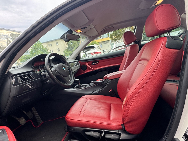 BMW 318 i Coupe *M-Optik*Navi*Leder*PDC* — photo 11