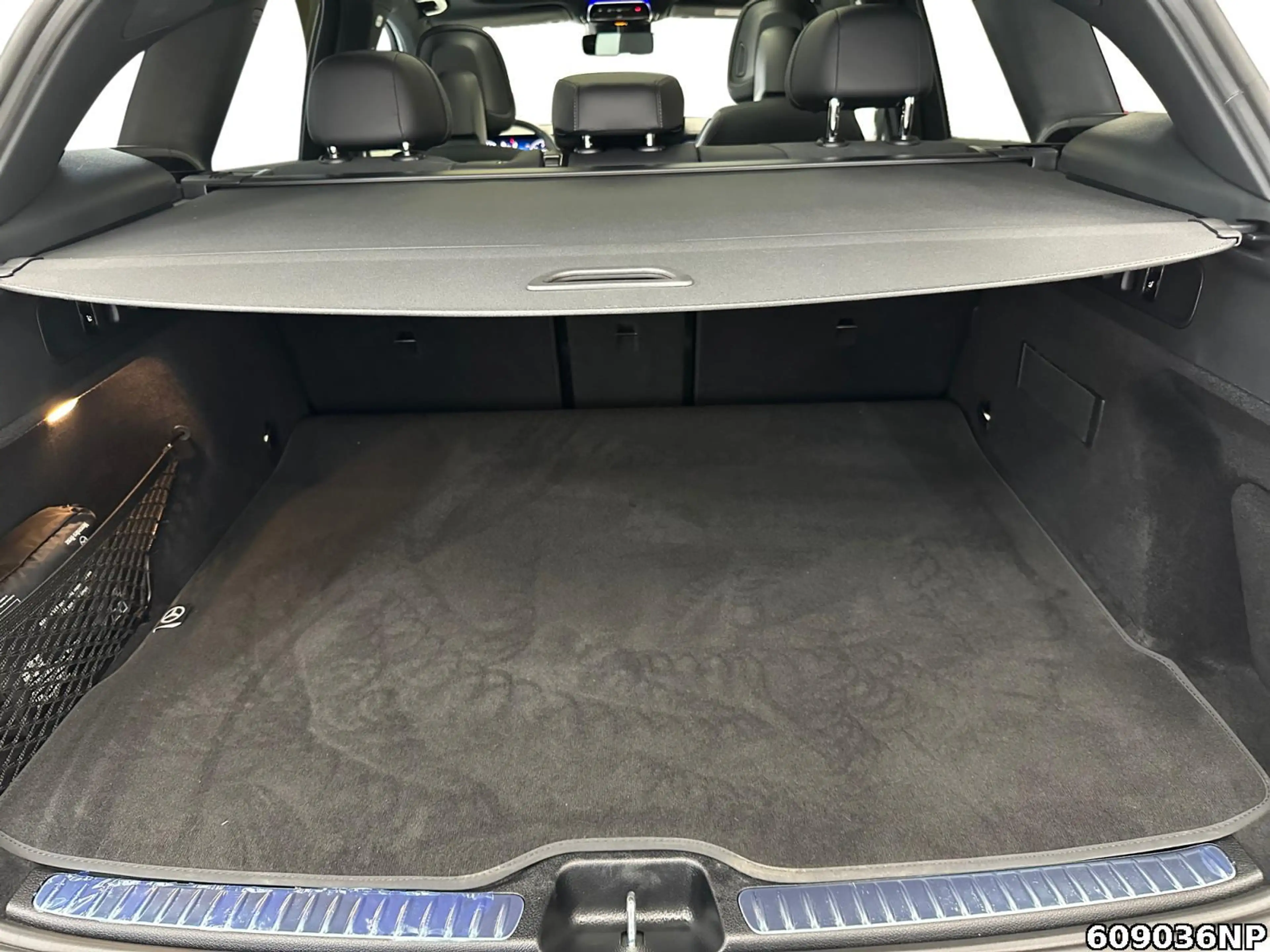 Mercedes-Benz GLC 300 d AMG Night Pano Digital-Light Distronic — photo 6