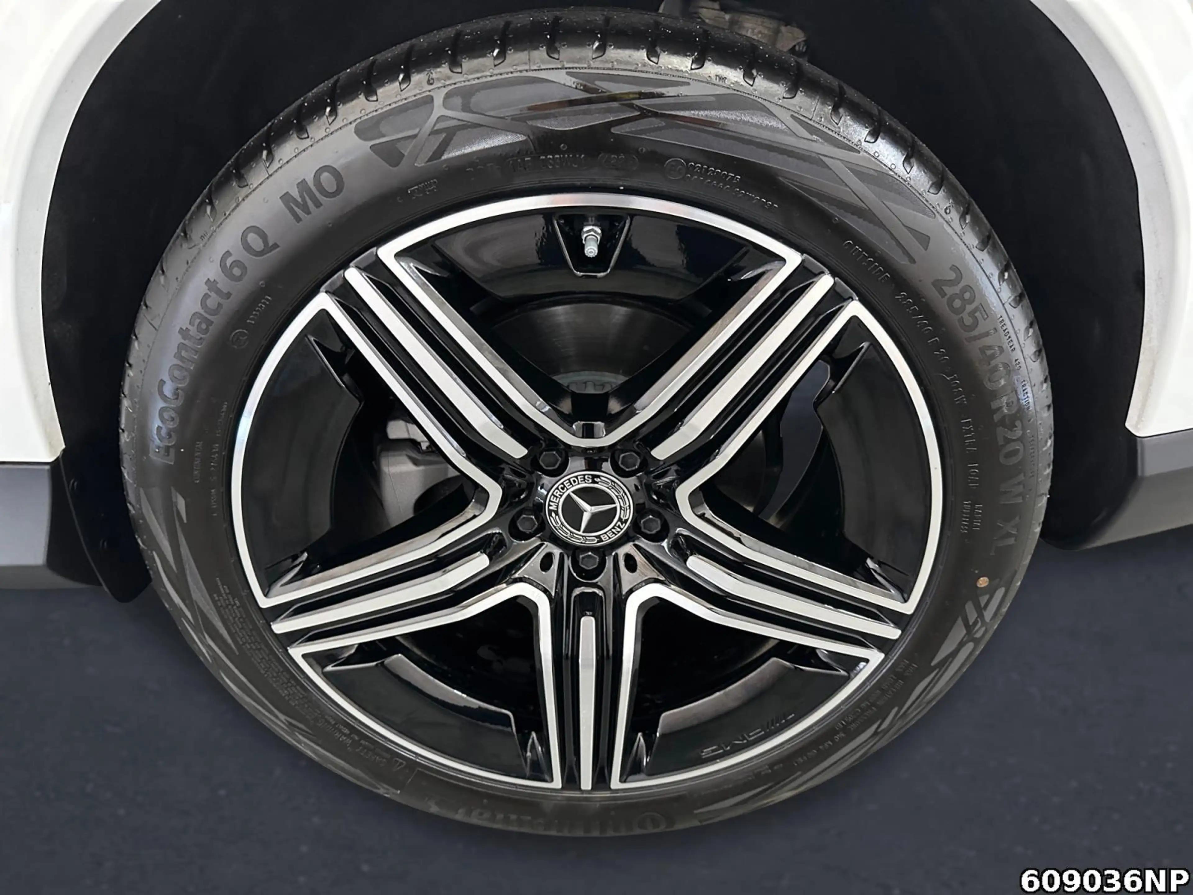 Mercedes-Benz GLC 300 d AMG Night Pano Digital-Light Distronic — photo 5