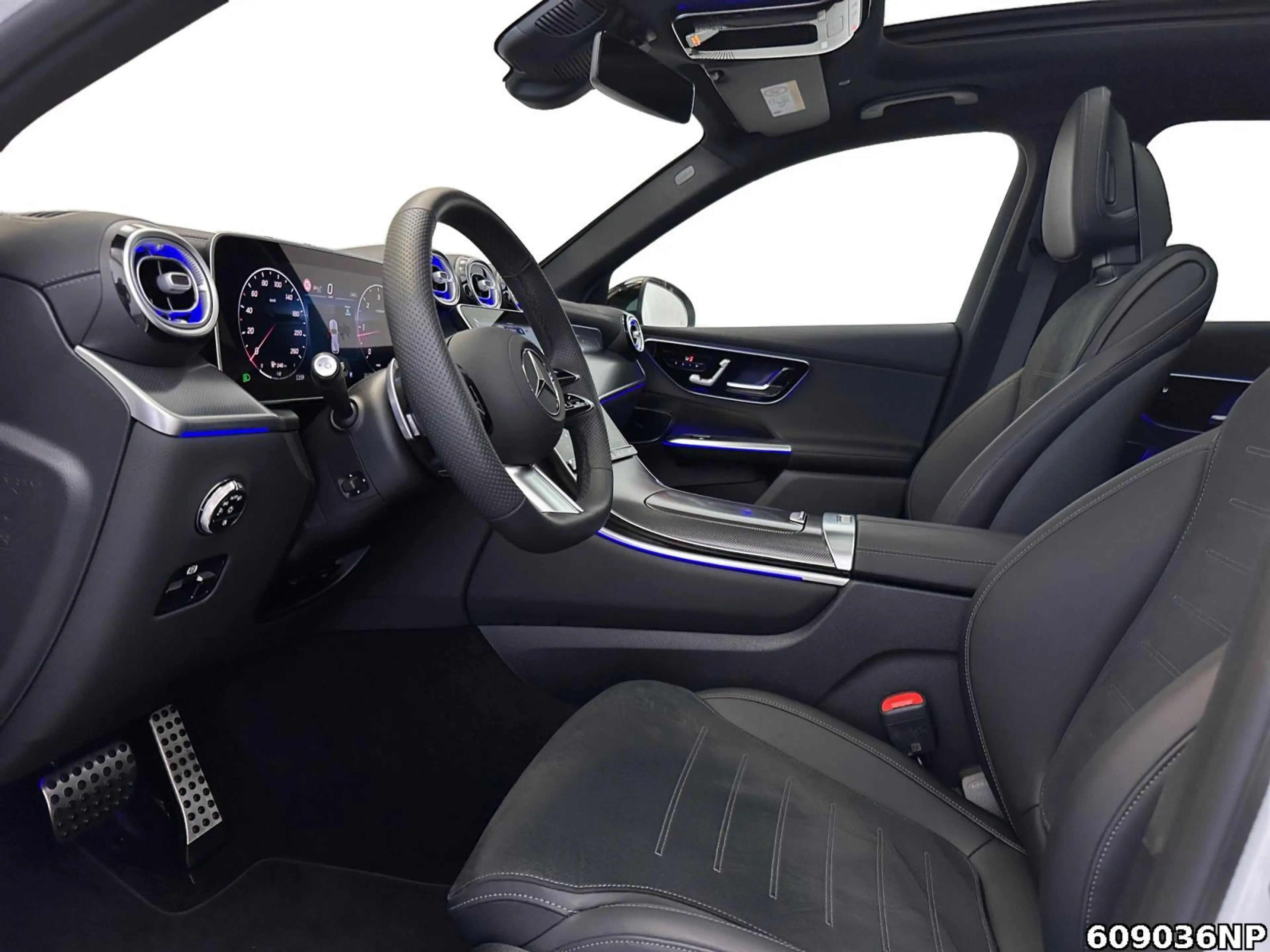 Mercedes-Benz GLC 300 d AMG Night Pano Digital-Light Distronic — photo 8