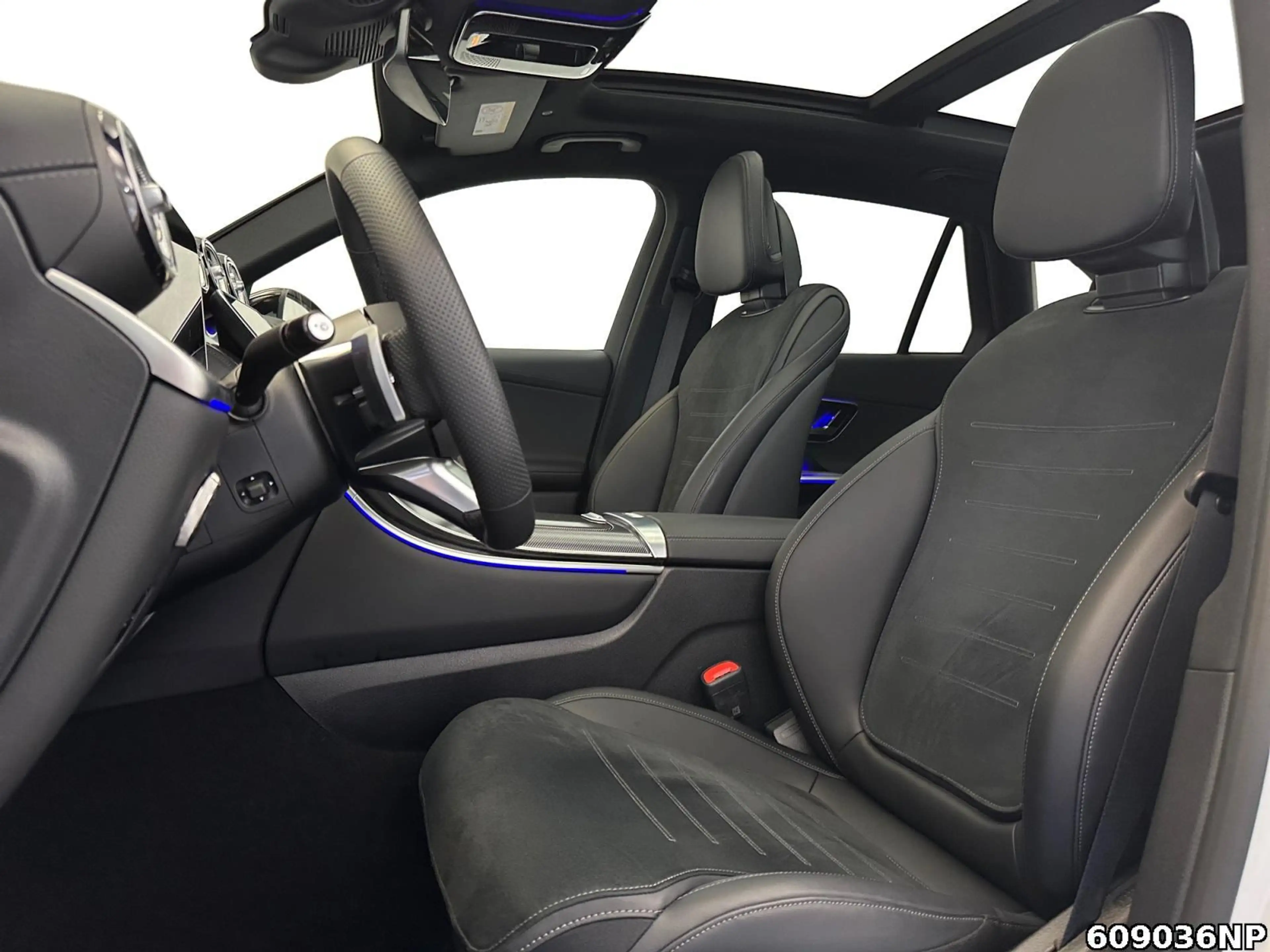 Mercedes-Benz GLC 300 d AMG Night Pano Digital-Light Distronic — photo 10