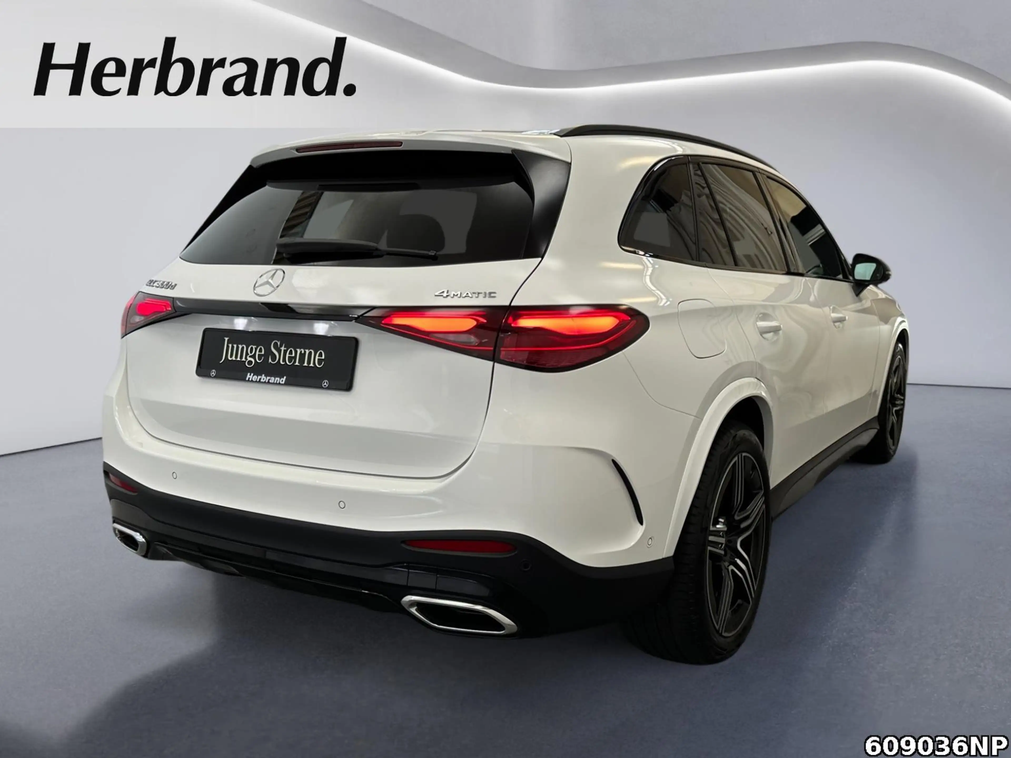 Mercedes-Benz GLC 300 d AMG Night Pano Digital-Light Distronic — photo 3
