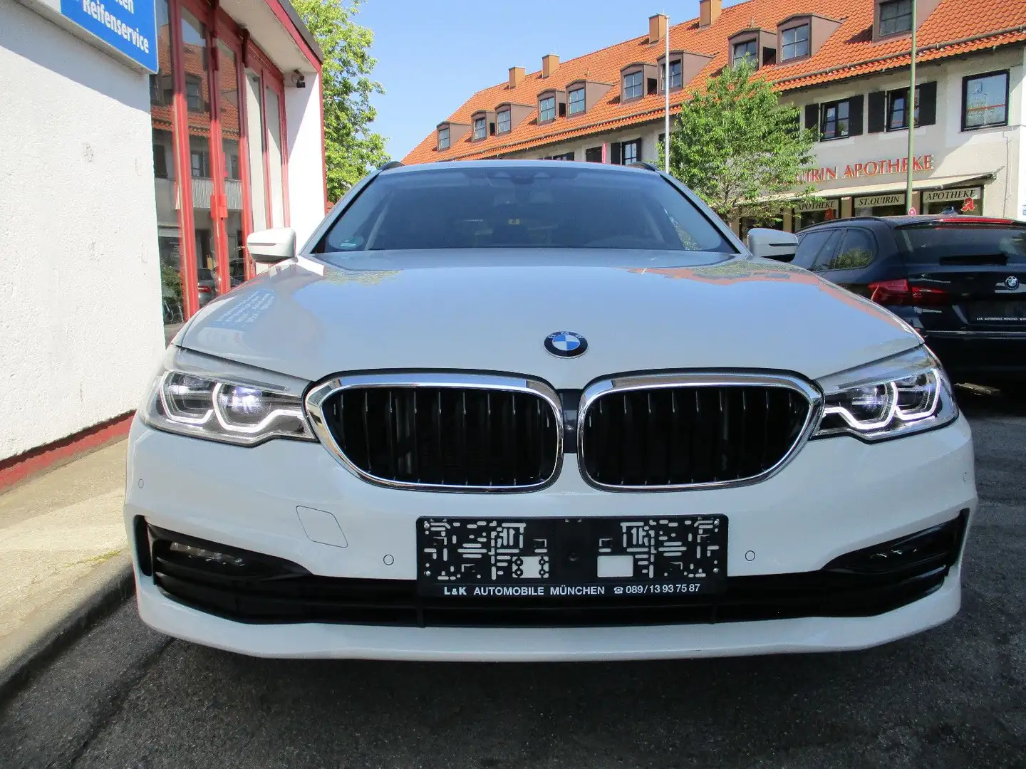 BMW 520 d xDrive Sport Line Ad.LED +Standheizung+AHK Weiß - 2