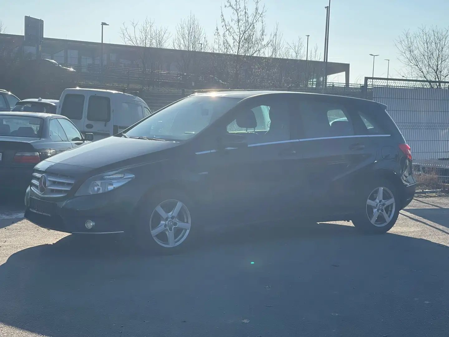 Mercedes-Benz B 200 B 180 CDI"BlueEFFICIENCY"NAVI"LEDER"KLIMA" Noir - 2