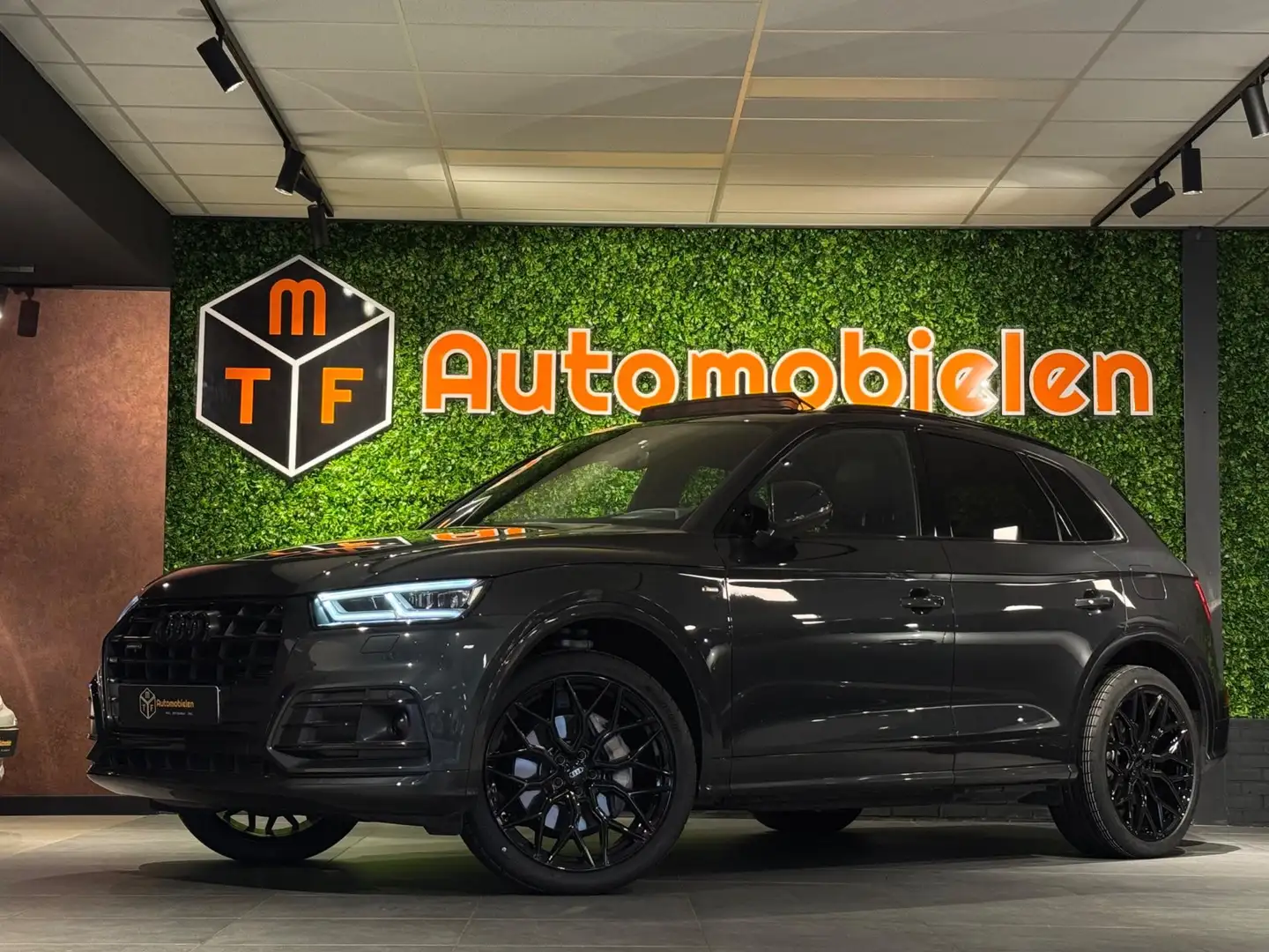 Audi Q5 55 TFSI e QUATTRO 367 PK |PANO|MATRIX|BOMVOL|ACC|L Grijs - 1