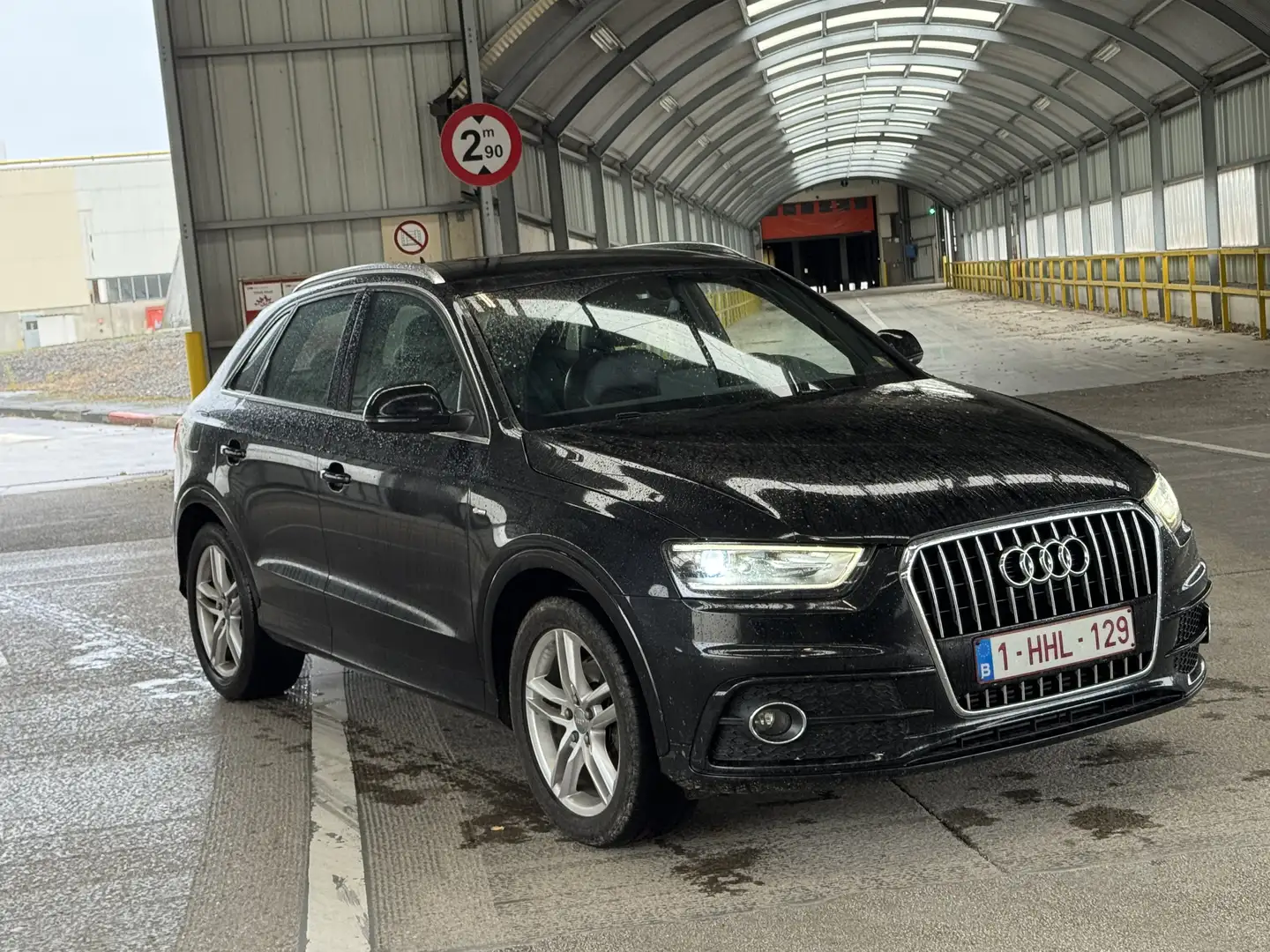 Audi Q3 2.0 TDi S LINE/FULLOPTIONS/ETAT NEUF/1PROP CARNET Noir - 2