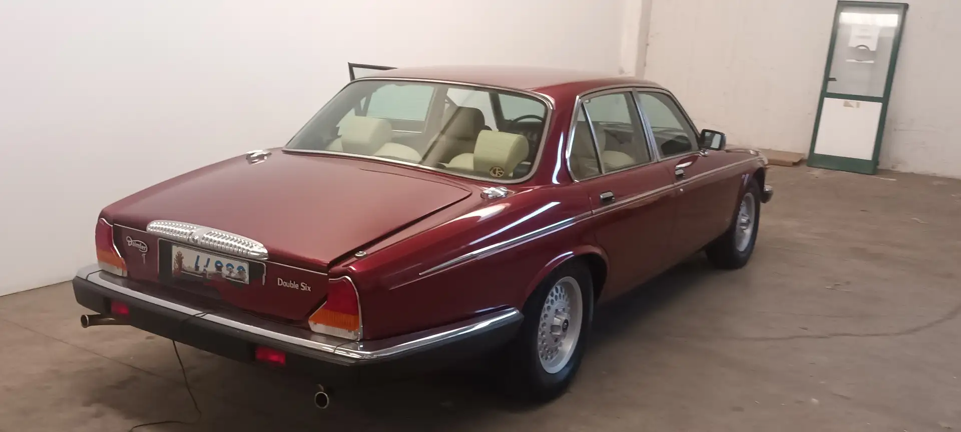 Daimler Double Six Berlina Rosso - 1