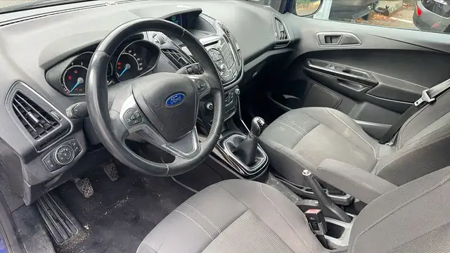 Ford B-Max view 8