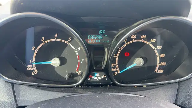 Ford B-Max view 12