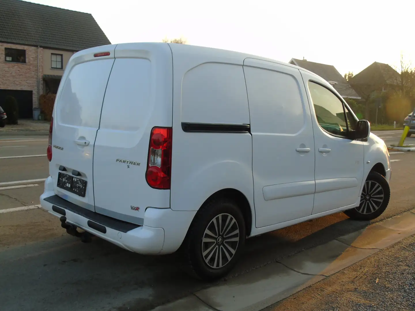 Peugeot Partner 1.6 BlueHDi 75 L1*REEDS GEKEURD*Airco*EURO 6b Weiß - 2