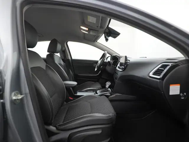 Kia Xceed view 3