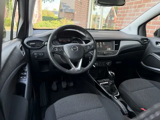 Opel Crossland view 3