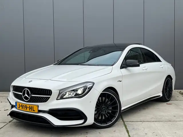 Mercedes-Benz CLA 45 AMG 4MATIC / Performance uitlaat / Panoramadak / Deale