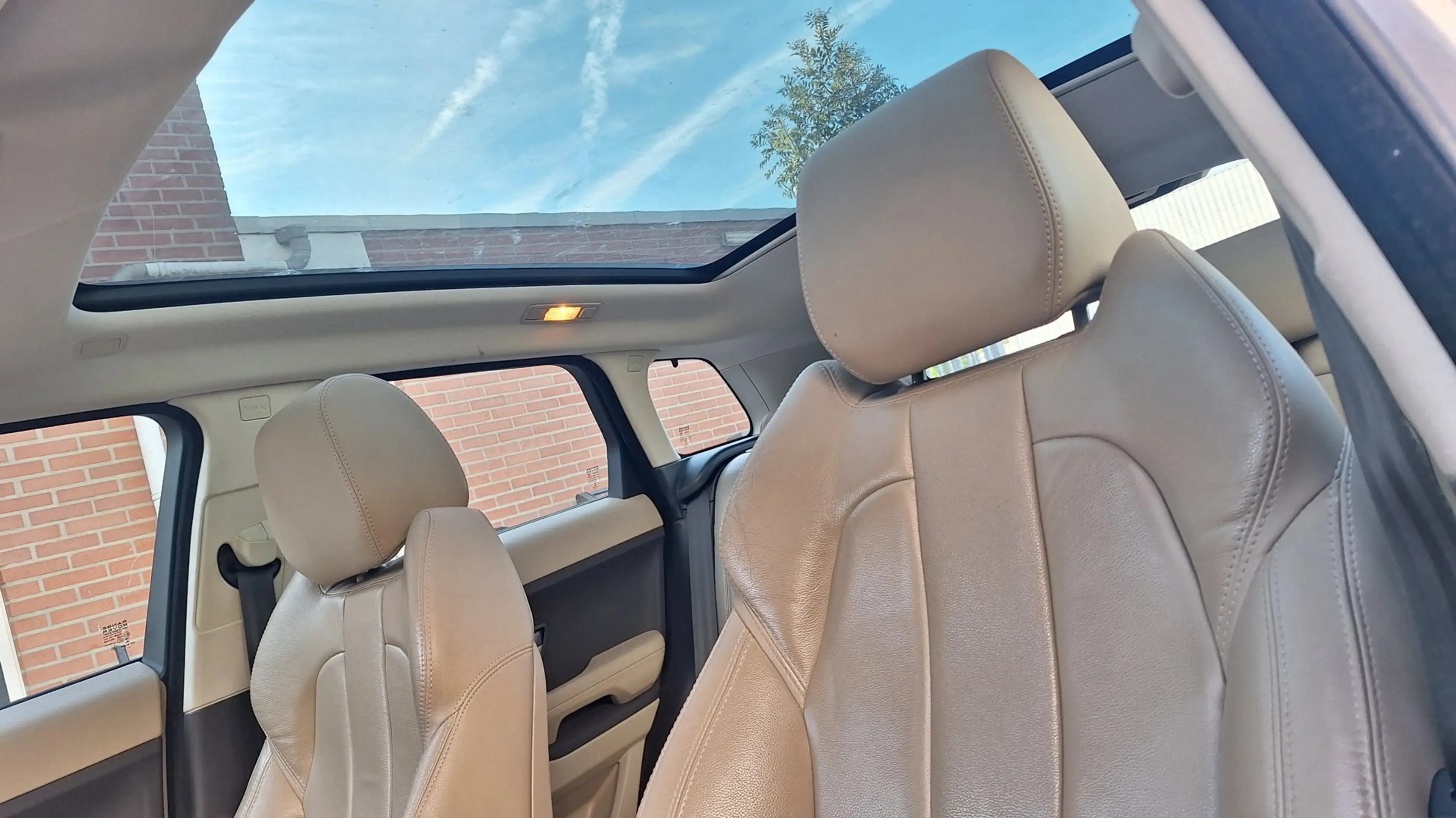 Land Rover Range Rover Evoque 2.2 eD4 2WD Pure — photo 6
