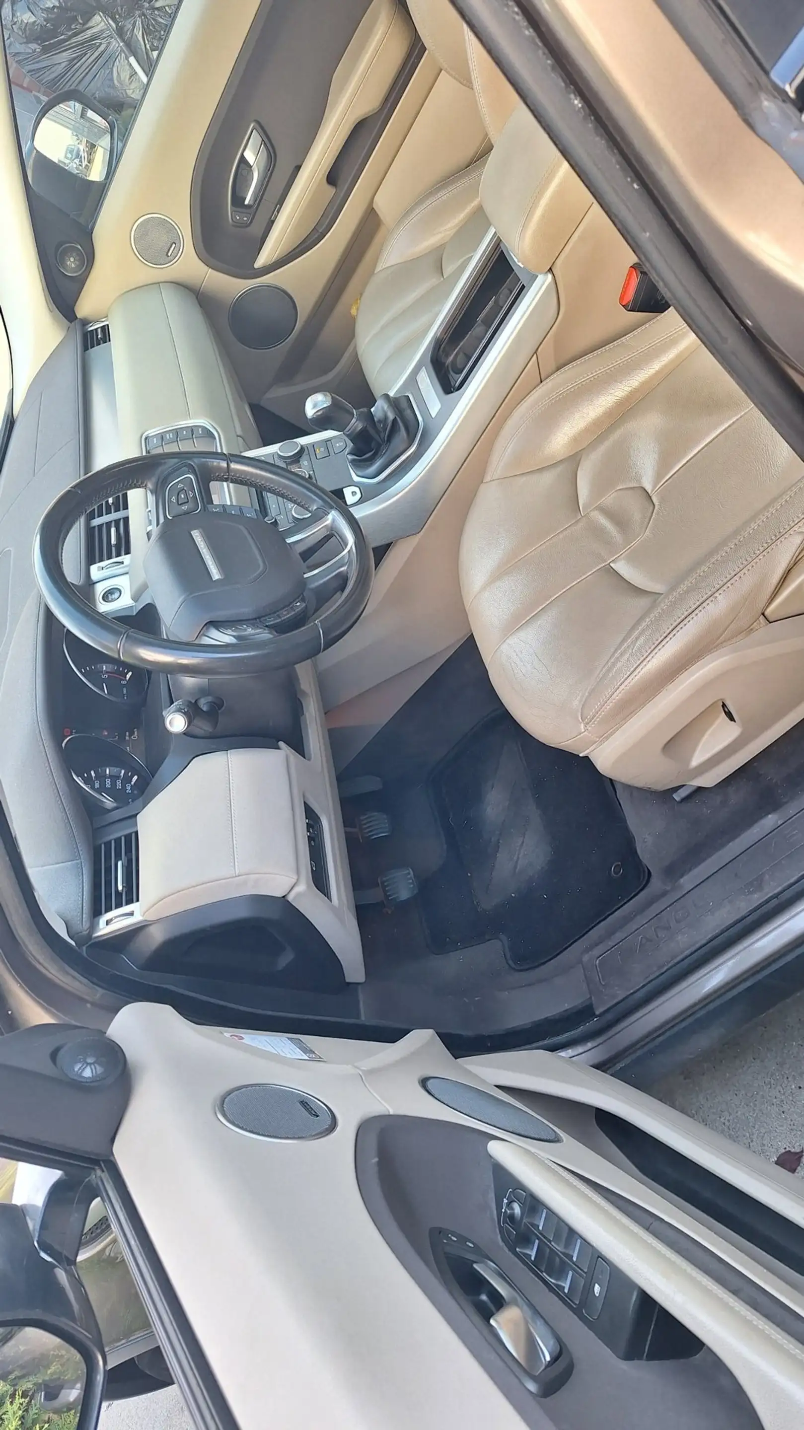 Land Rover Range Rover Evoque 2.2 eD4 2WD Pure — photo 5