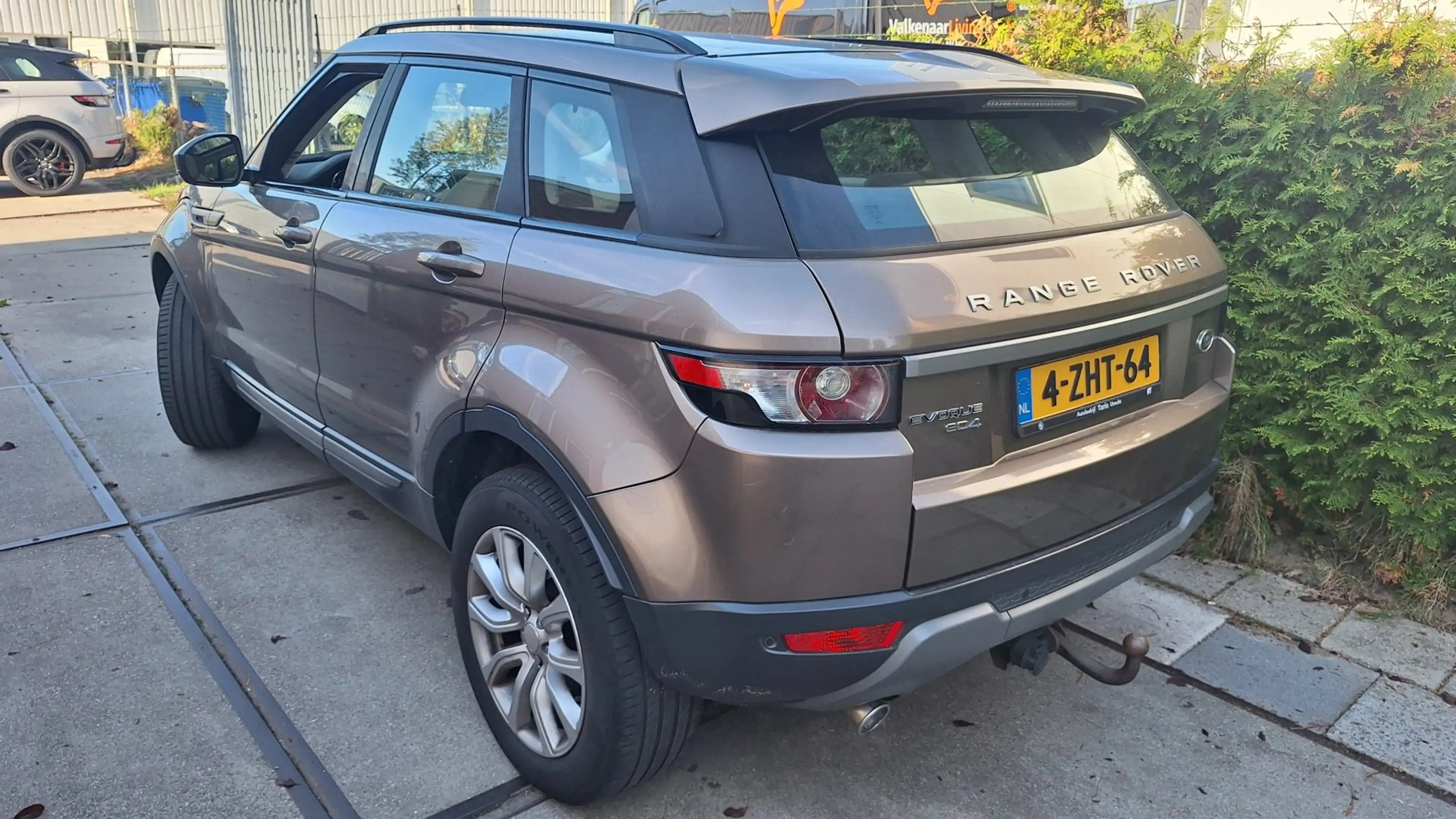 Land Rover Range Rover Evoque 2.2 eD4 2WD Pure — photo 4