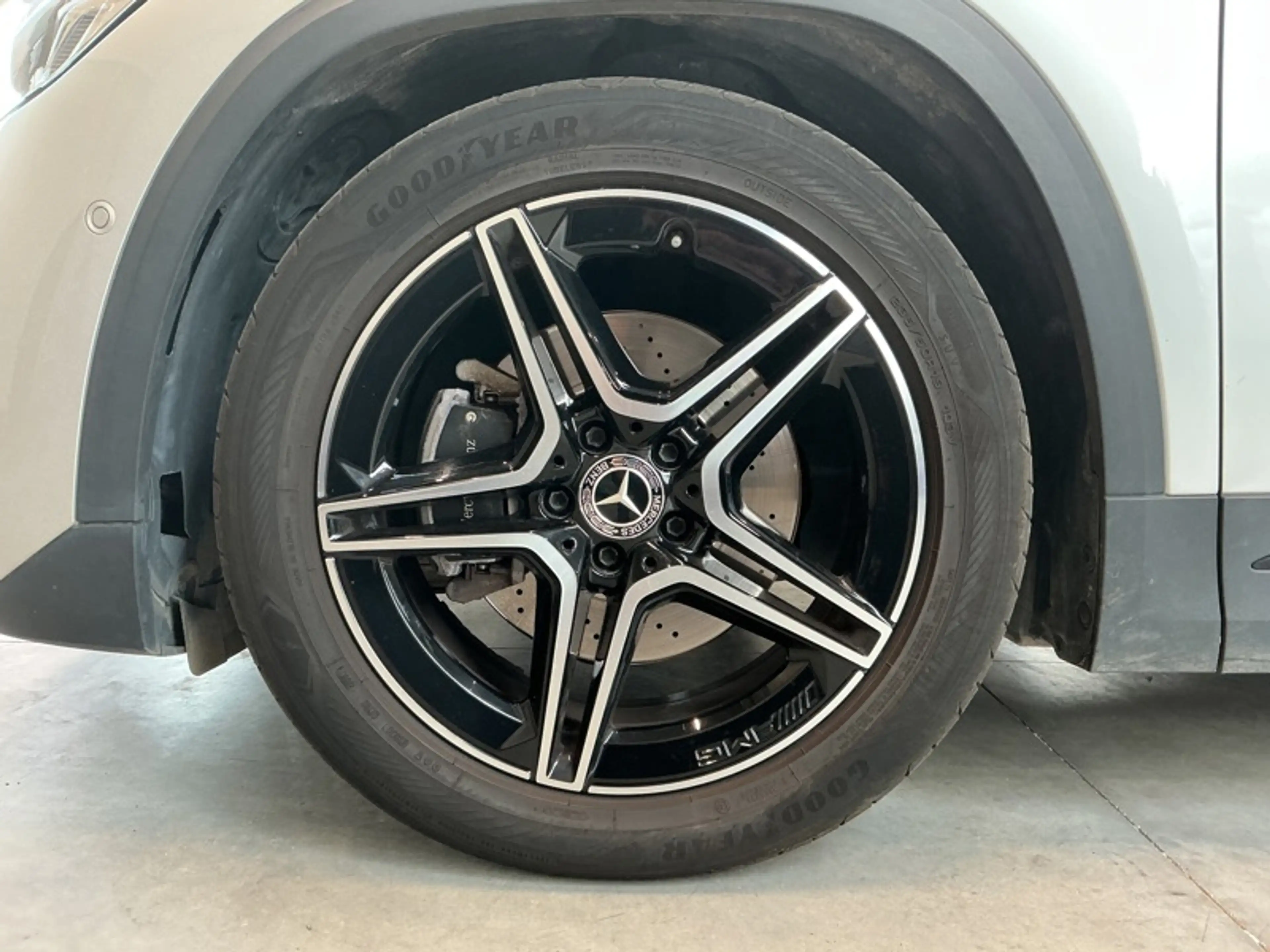 Mercedes-Benz GLA 200 d AMG Pack Night Pano — photo 7