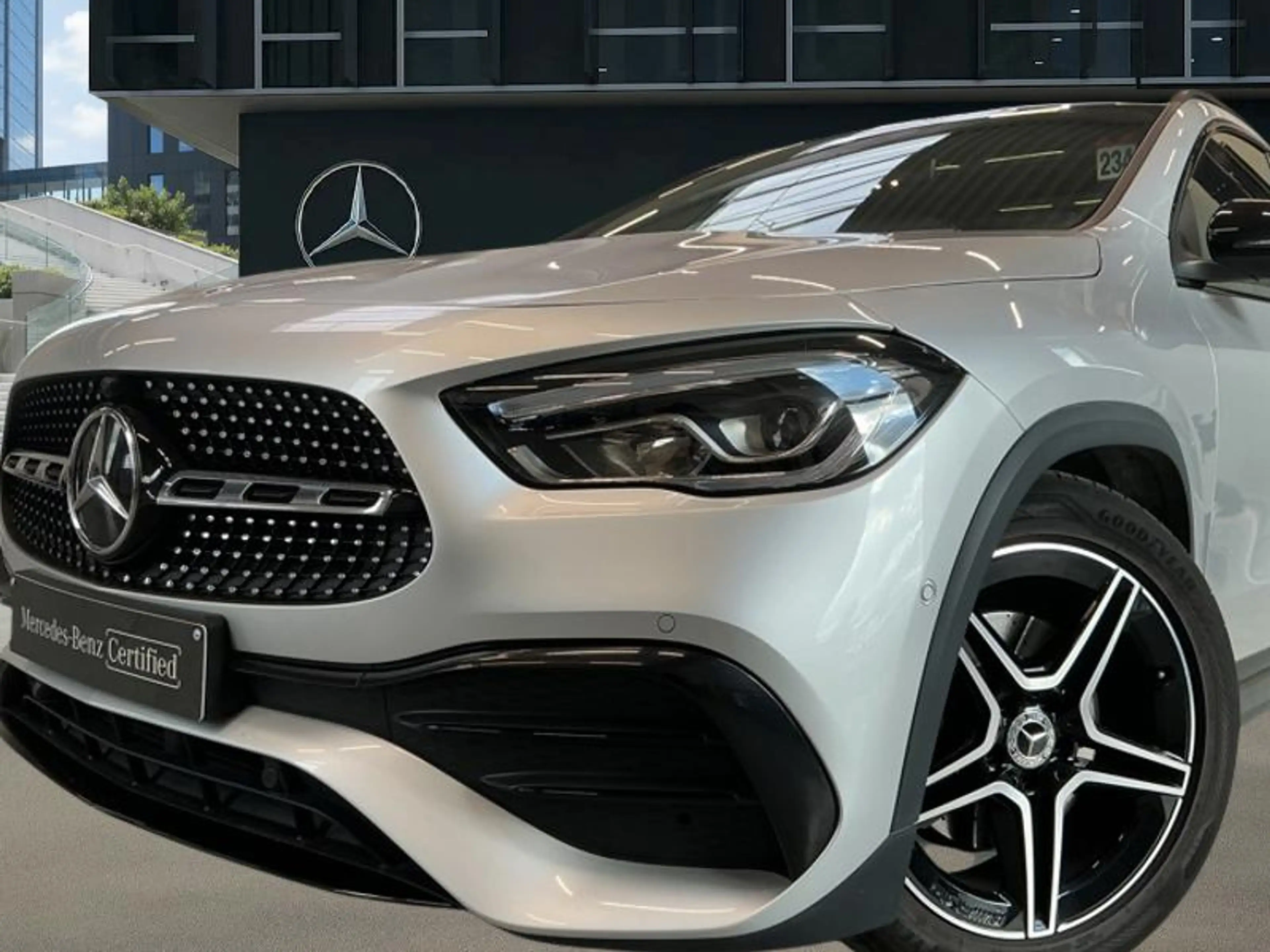 Mercedes-Benz GLA 200 d AMG Pack Night Pano — photo 4