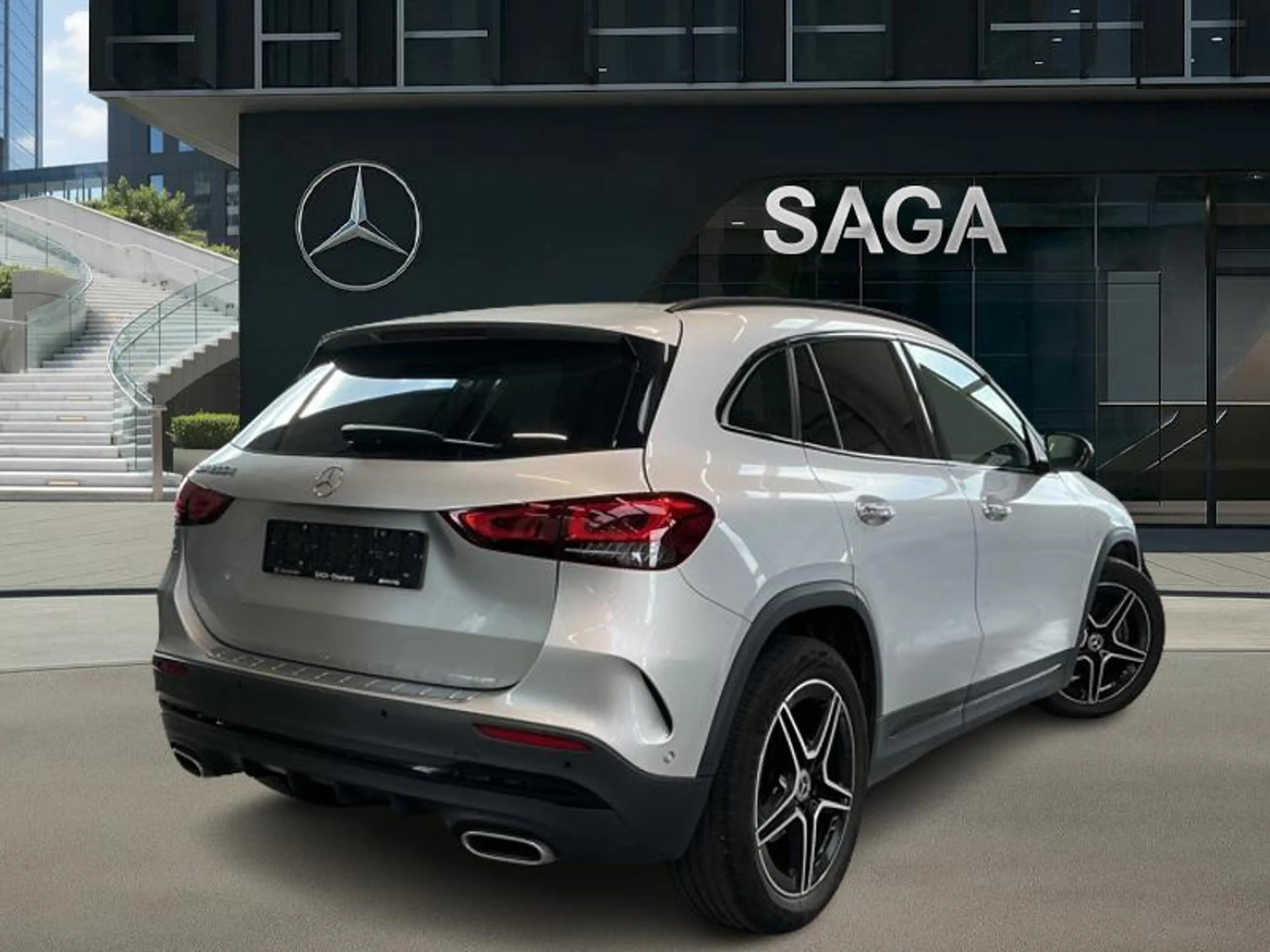 Mercedes-Benz GLA 200 d AMG Pack Night Pano — photo 2