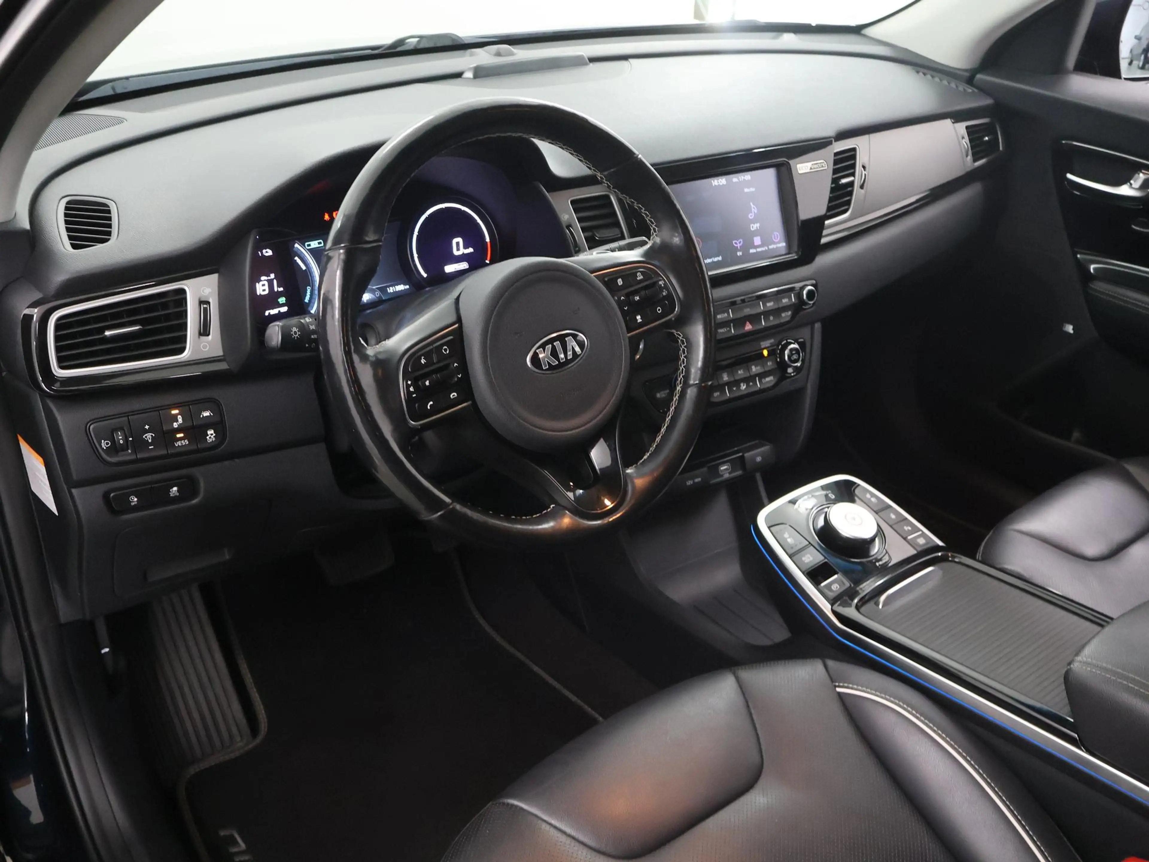 Kia e-Niro ExecutiveLine 64 kWh | Lederen bekleding | JBL Aud — photo 7