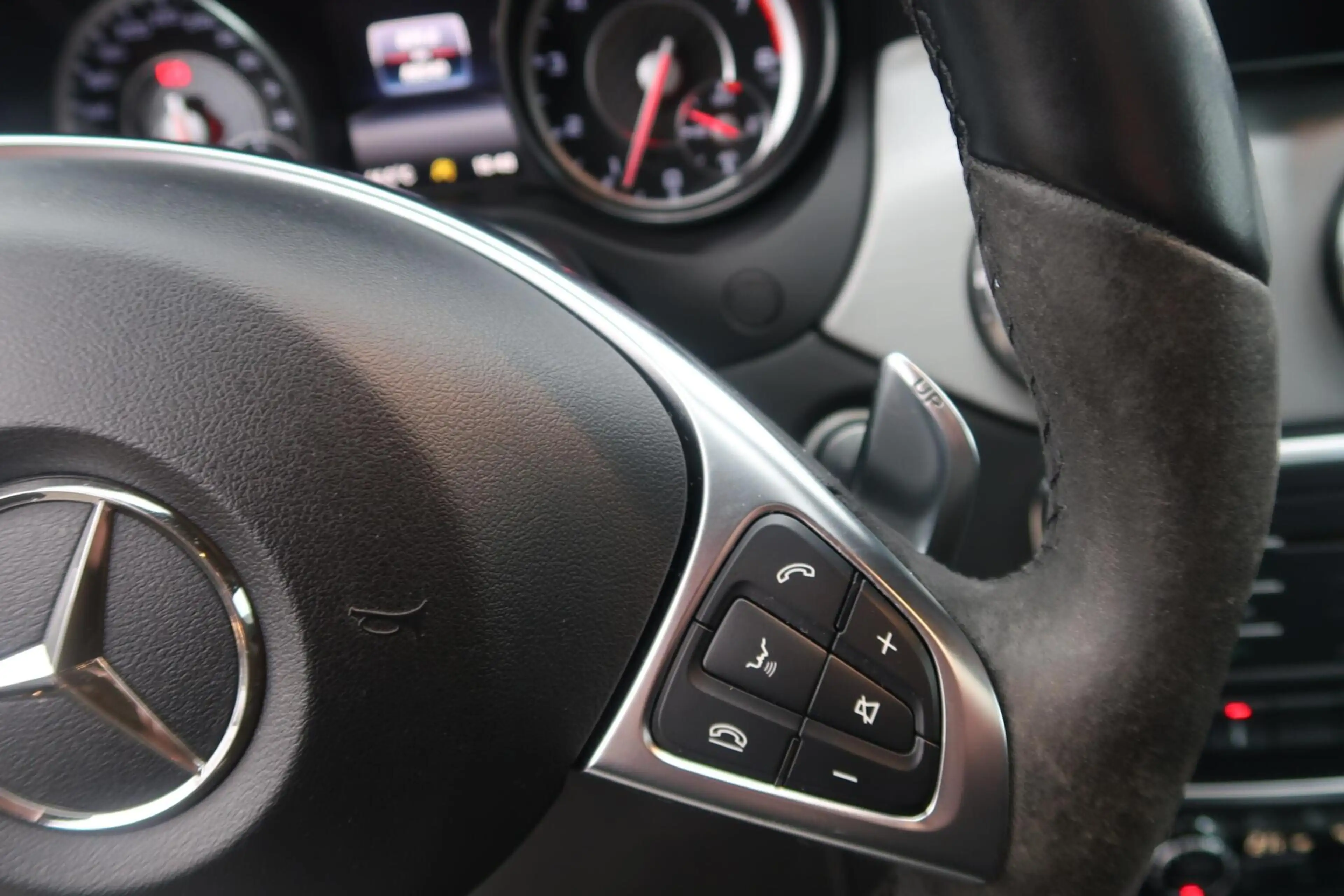 Mercedes-Benz GLA 45 AMG 4MATIC 415PK PANORAMADAK|MEMORY|KEYLESS|CAMERA|CAR — photo 14