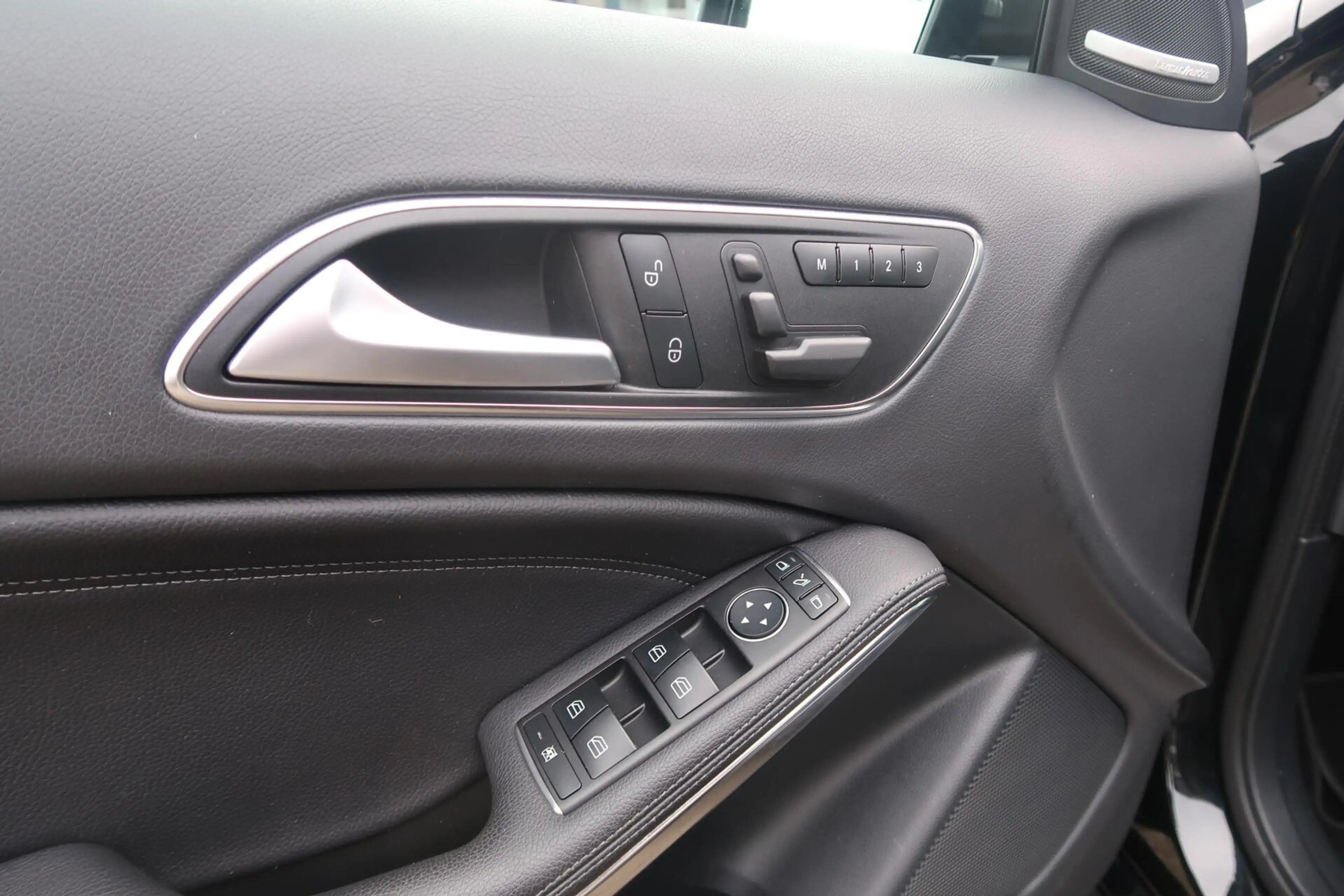 Mercedes-Benz GLA 45 AMG 4MATIC 415PK PANORAMADAK|MEMORY|KEYLESS|CAMERA|CAR — photo 9