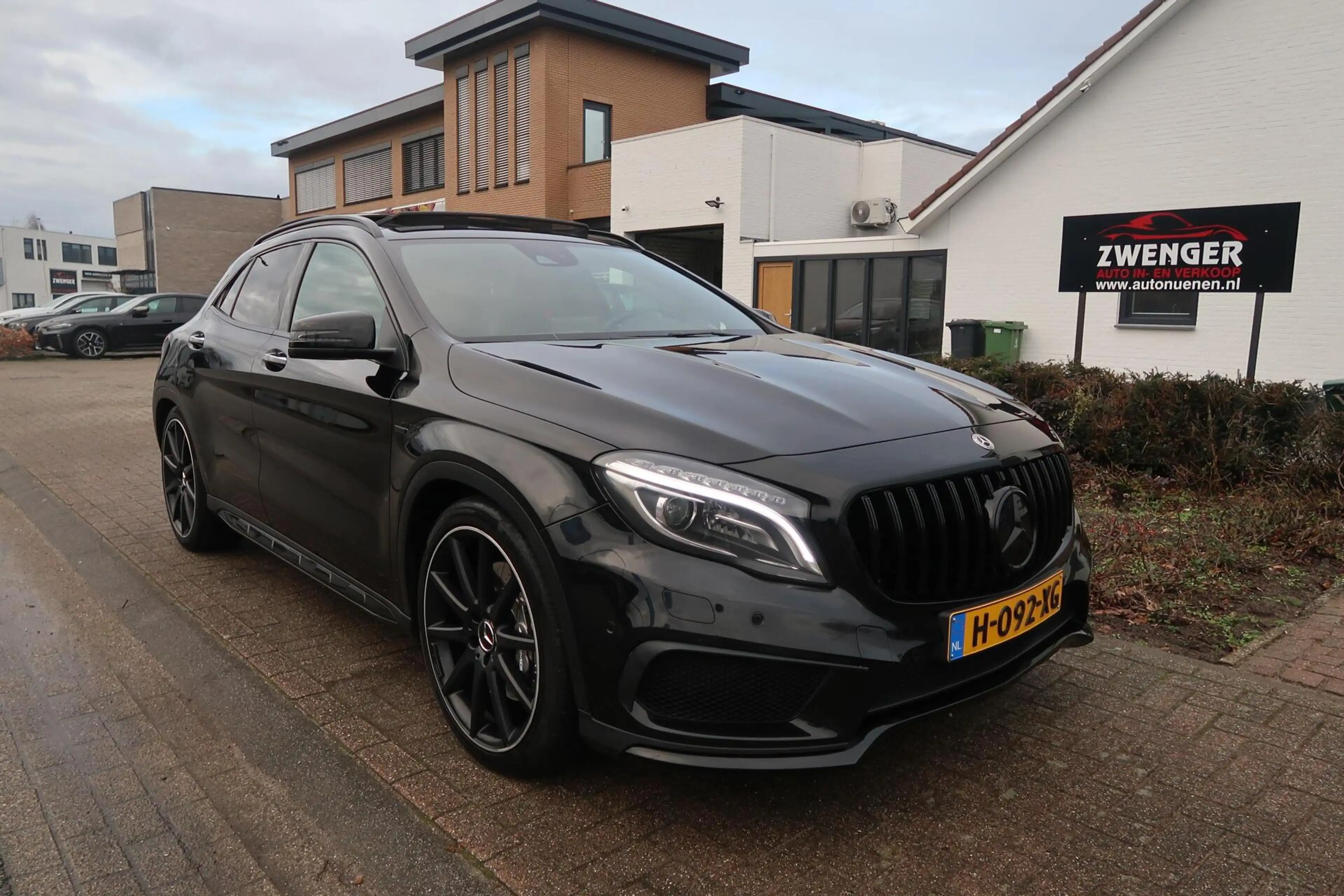 Mercedes-Benz GLA 45 AMG 4MATIC 415PK PANORAMADAK|MEMORY|KEYLESS|CAMERA|CAR — photo 4