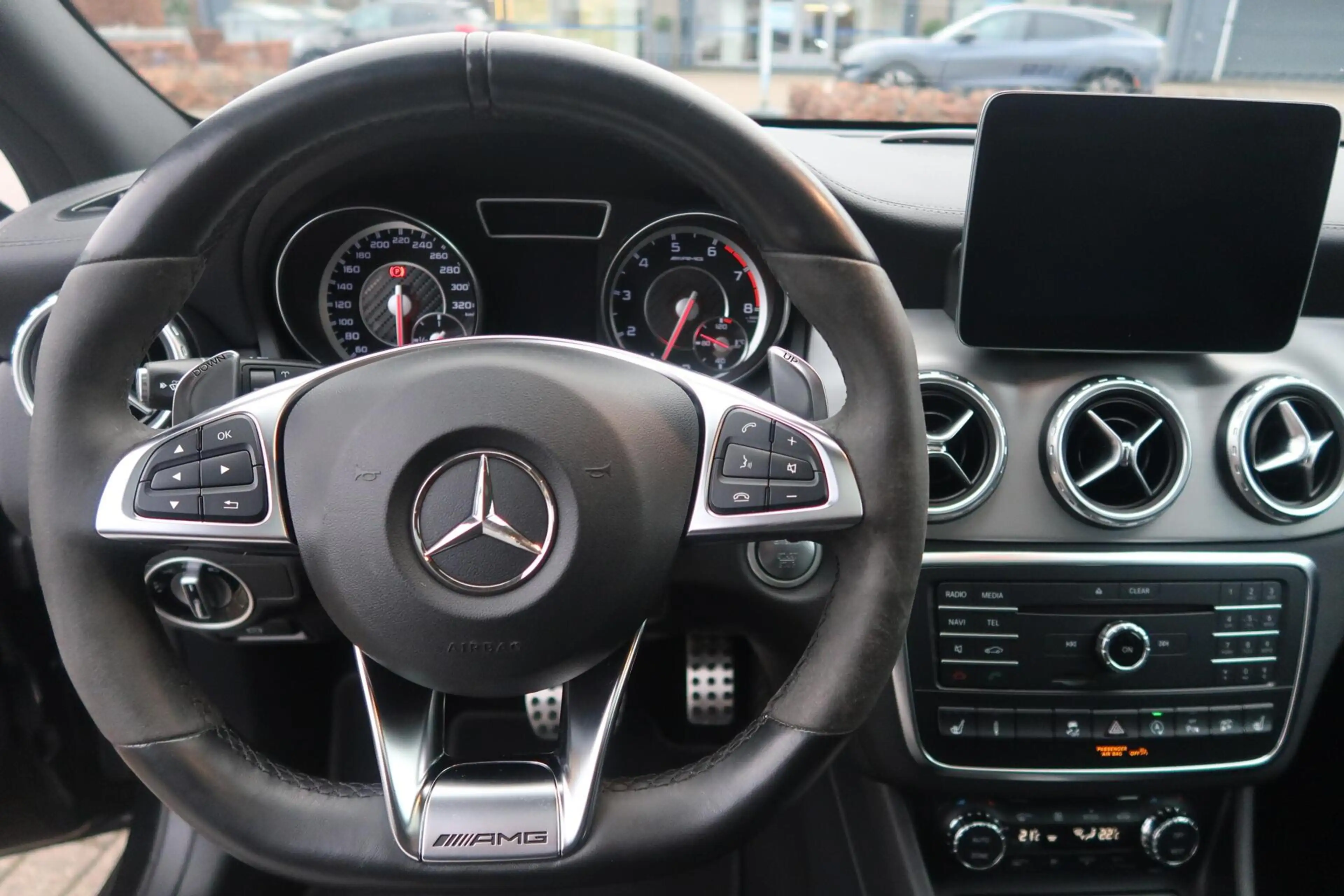 Mercedes-Benz GLA 45 AMG 4MATIC 415PK PANORAMADAK|MEMORY|KEYLESS|CAMERA|CAR — photo 11