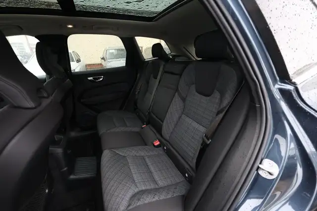 Volvo XC60 Core T6 LED Pano ACC TotW Kam Keyl StandH 257 k... Ansicht 10