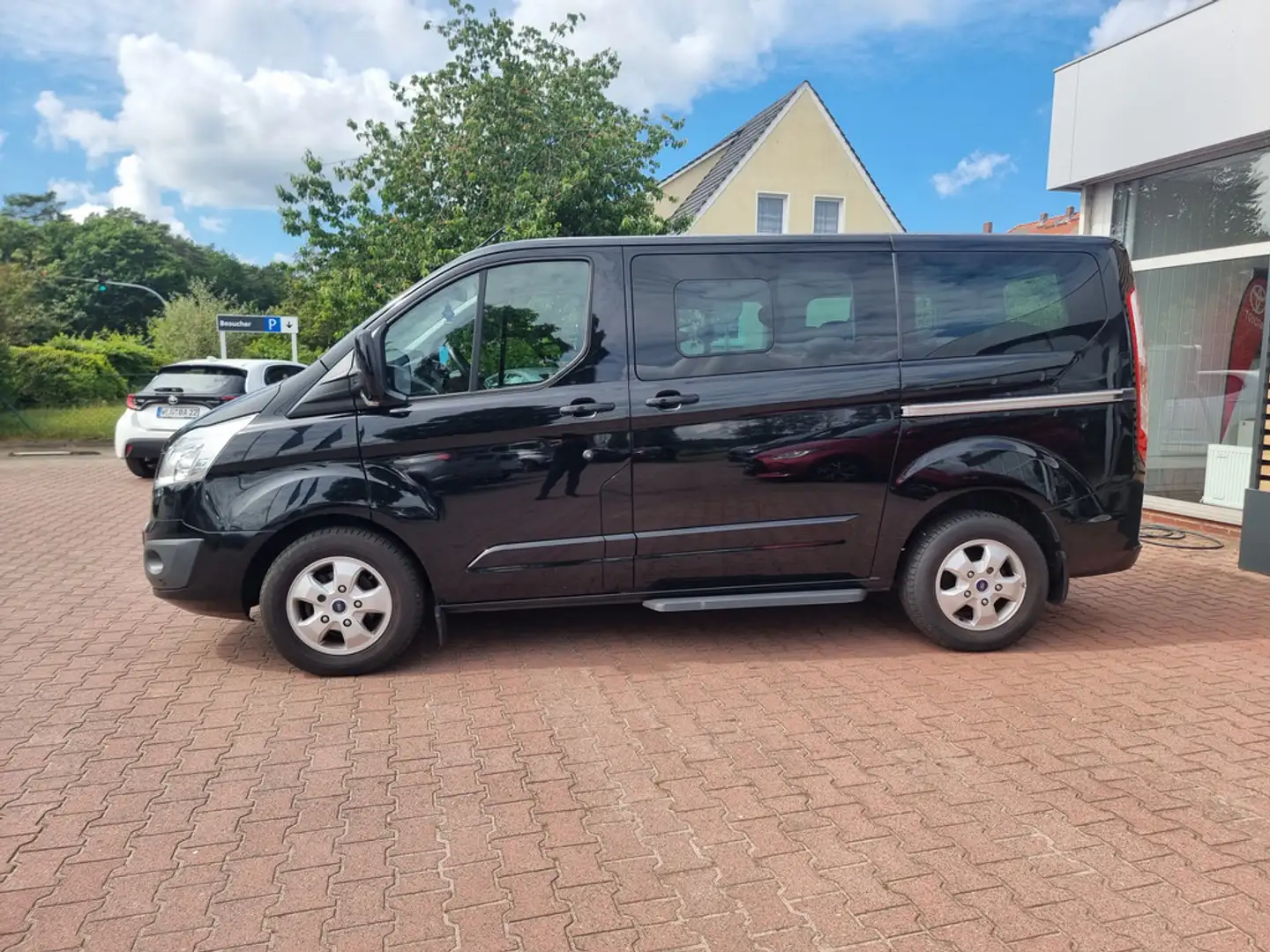 Ford Tourneo Custom 2.0 TDCi 310 L1 Titanium Schwarz - 2