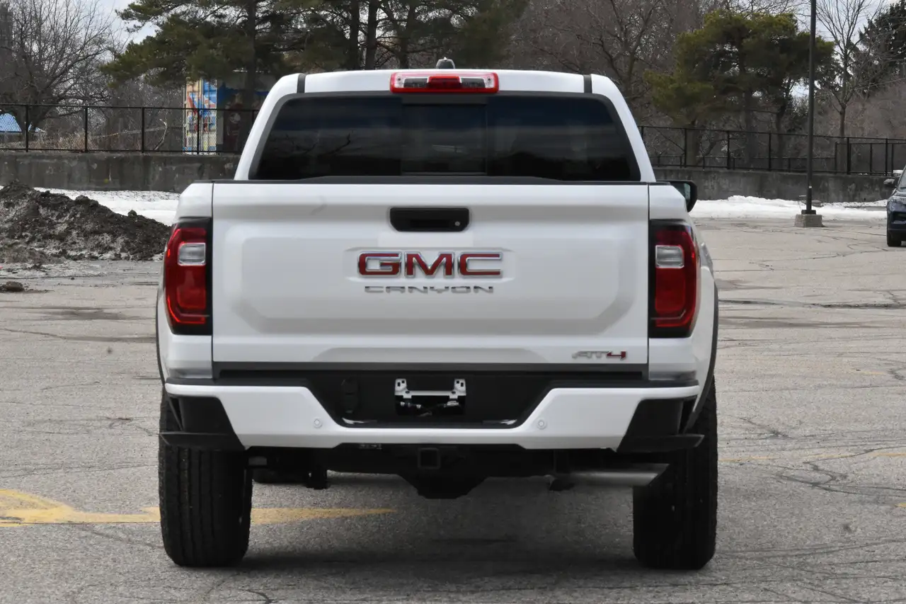 GMC Canyon снимка GMC Canyon