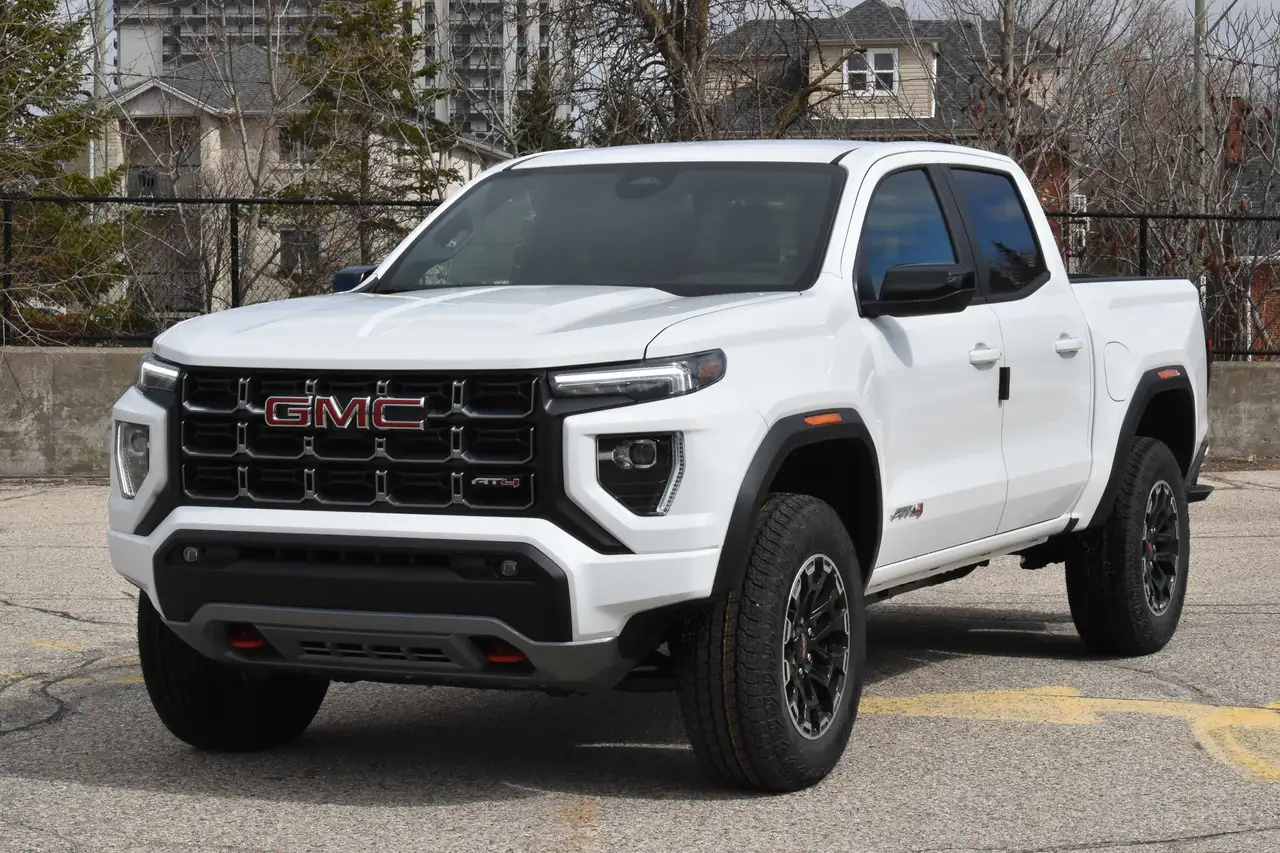 GMC Canyon снимка GMC Canyon